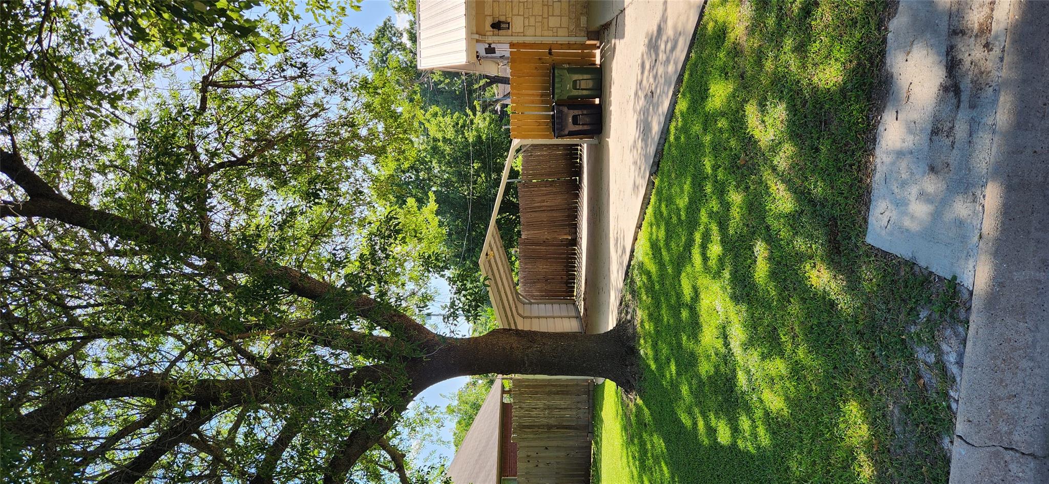 302 Julie St Property Photo 29