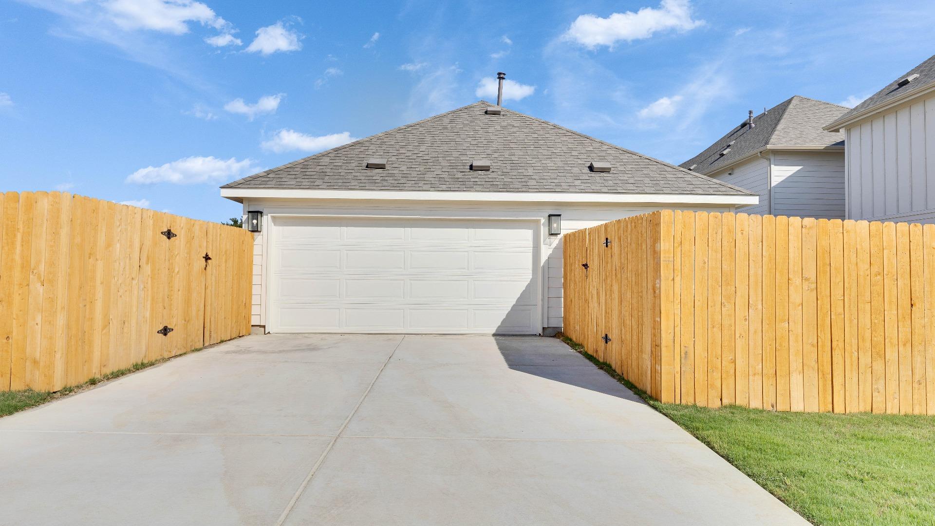 512 Bloomington Loop Property Photo 16