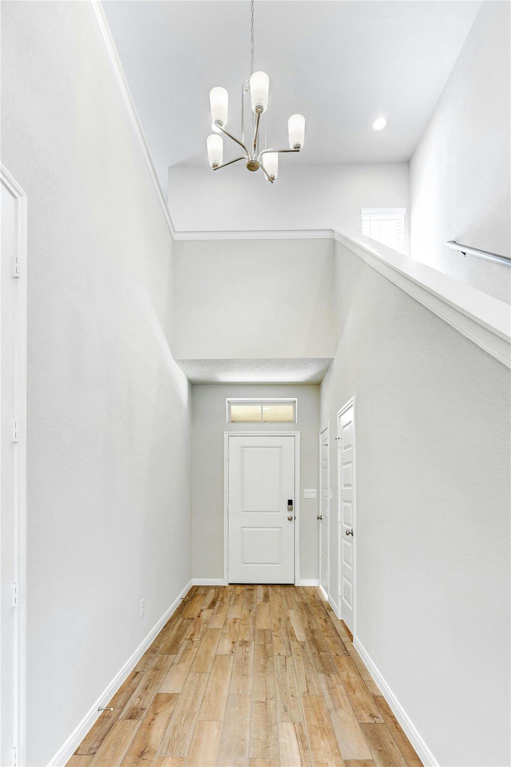 105 Danielson St Property Photo 4