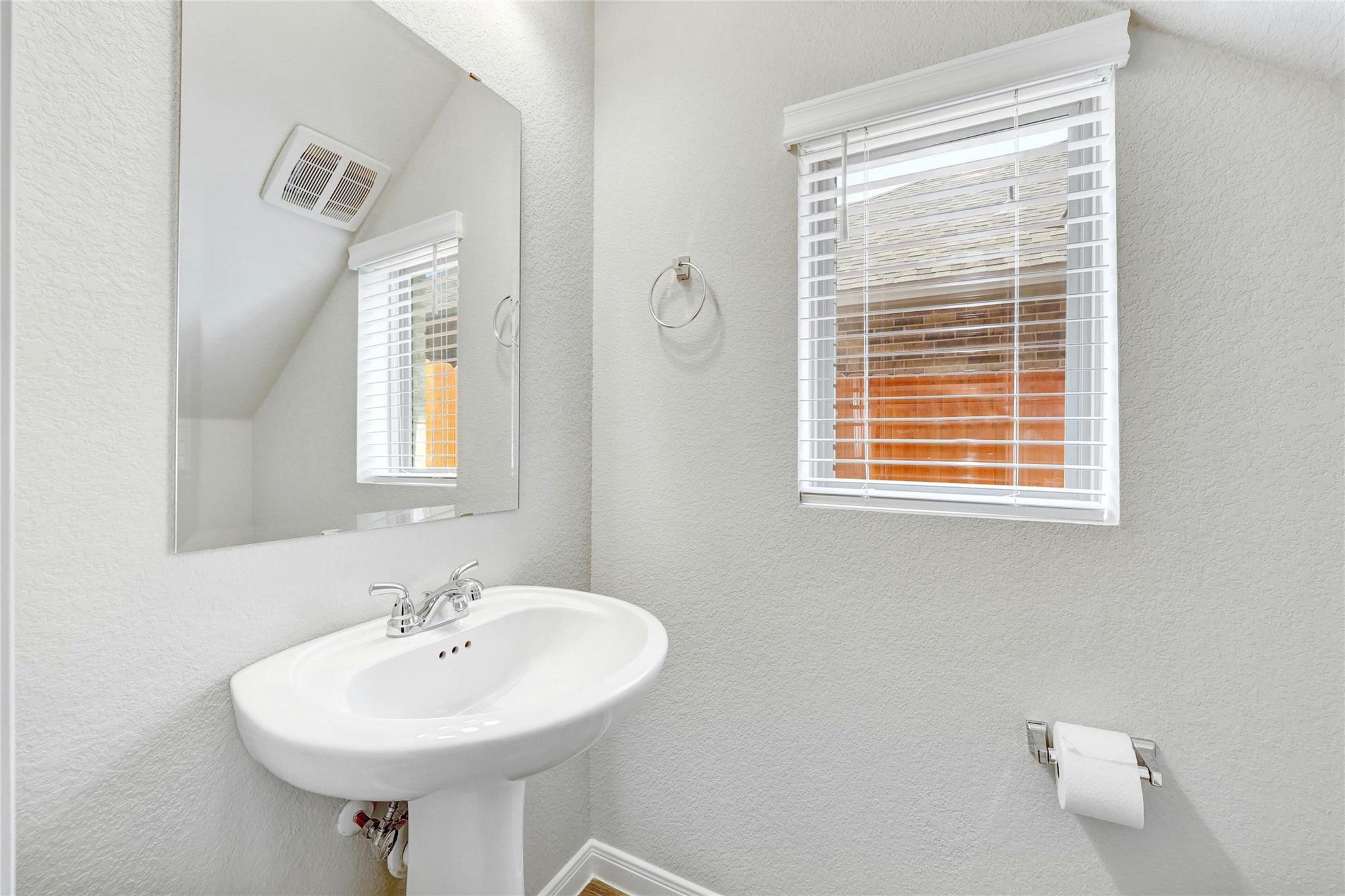 105 Danielson St Property Photo 10