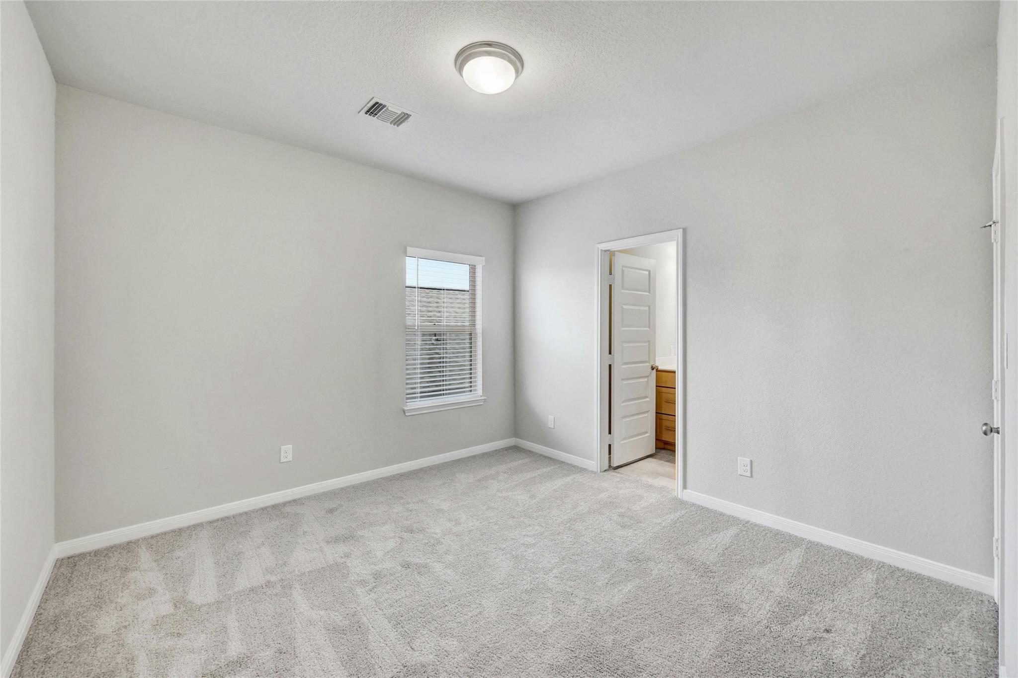 105 Danielson St Property Photo 25