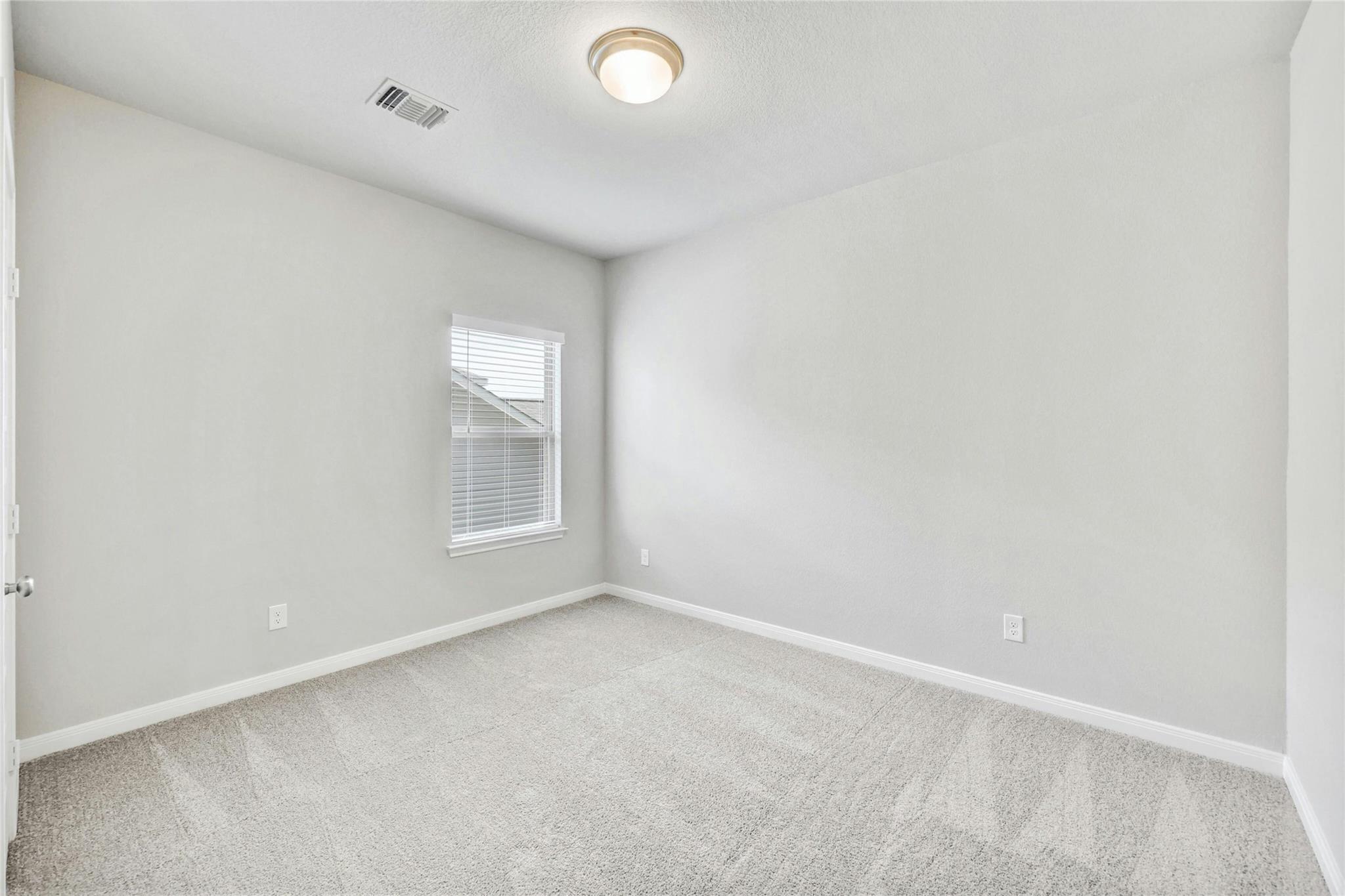 105 Danielson St Property Photo 28