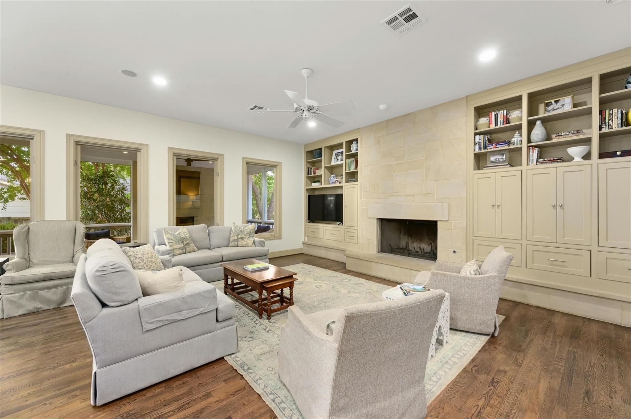14 Margranita Cres Property Photo 5