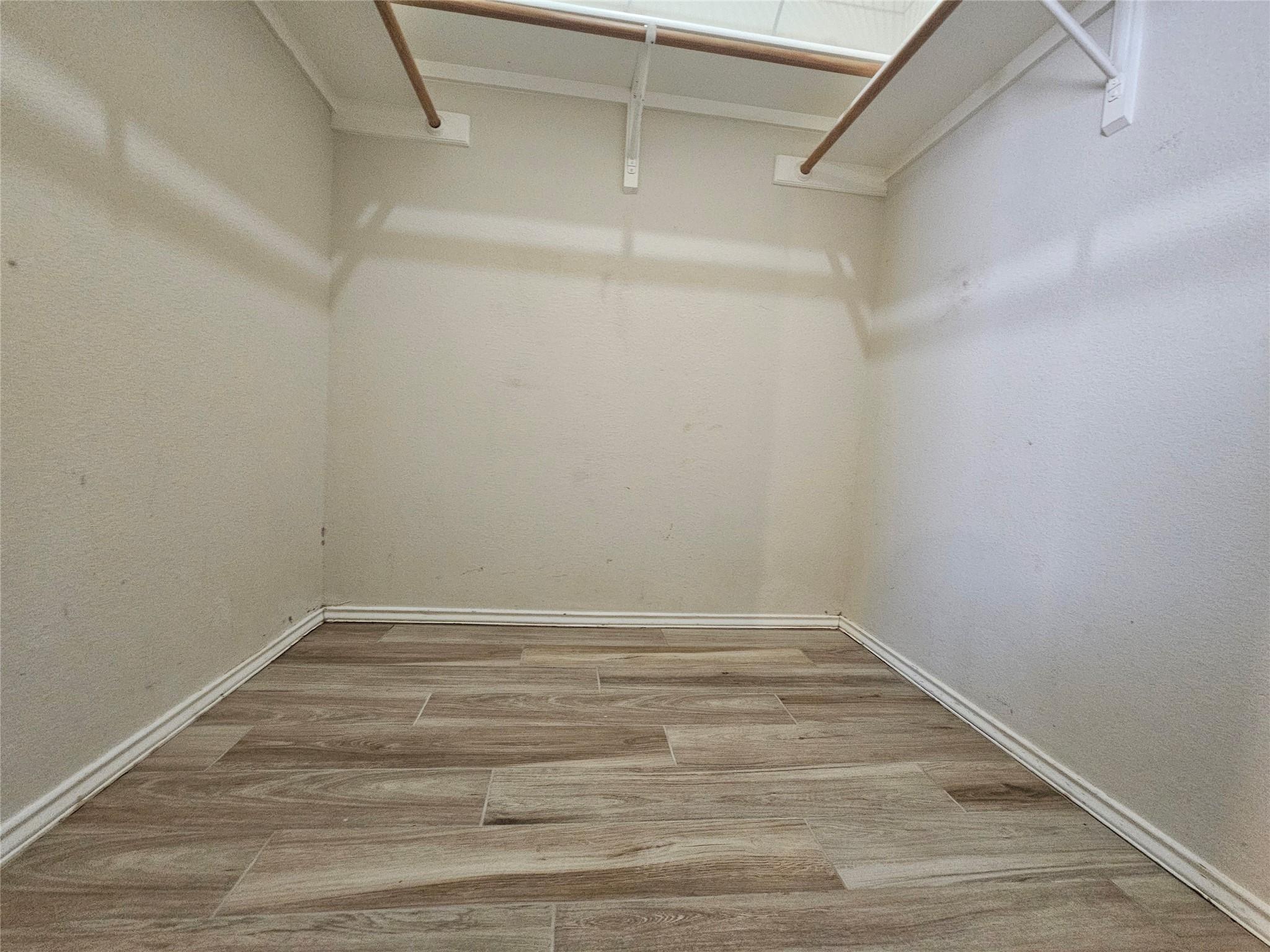8506 Hillrock Dr Property Photo 3