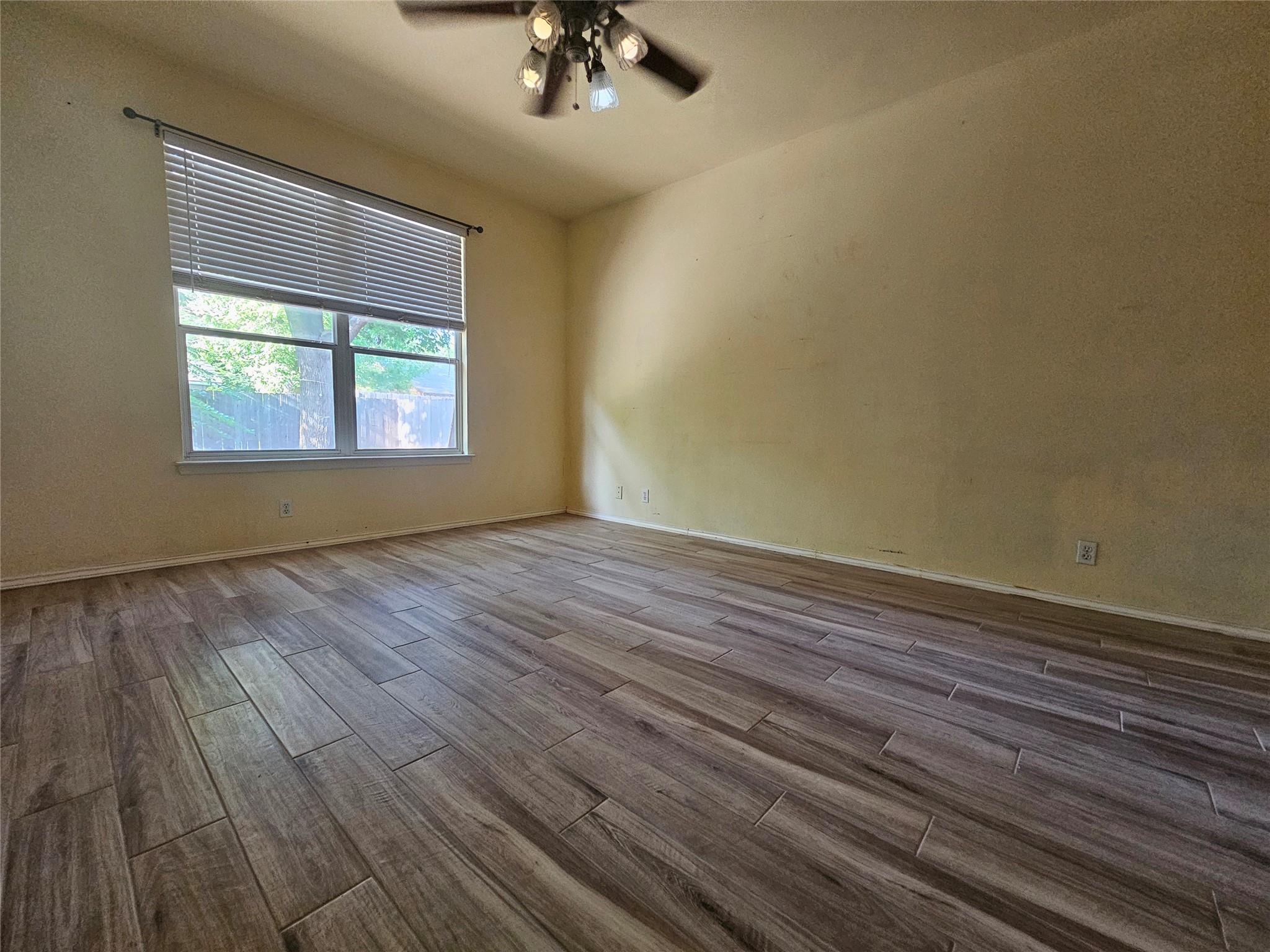 8506 Hillrock Dr Property Photo 6