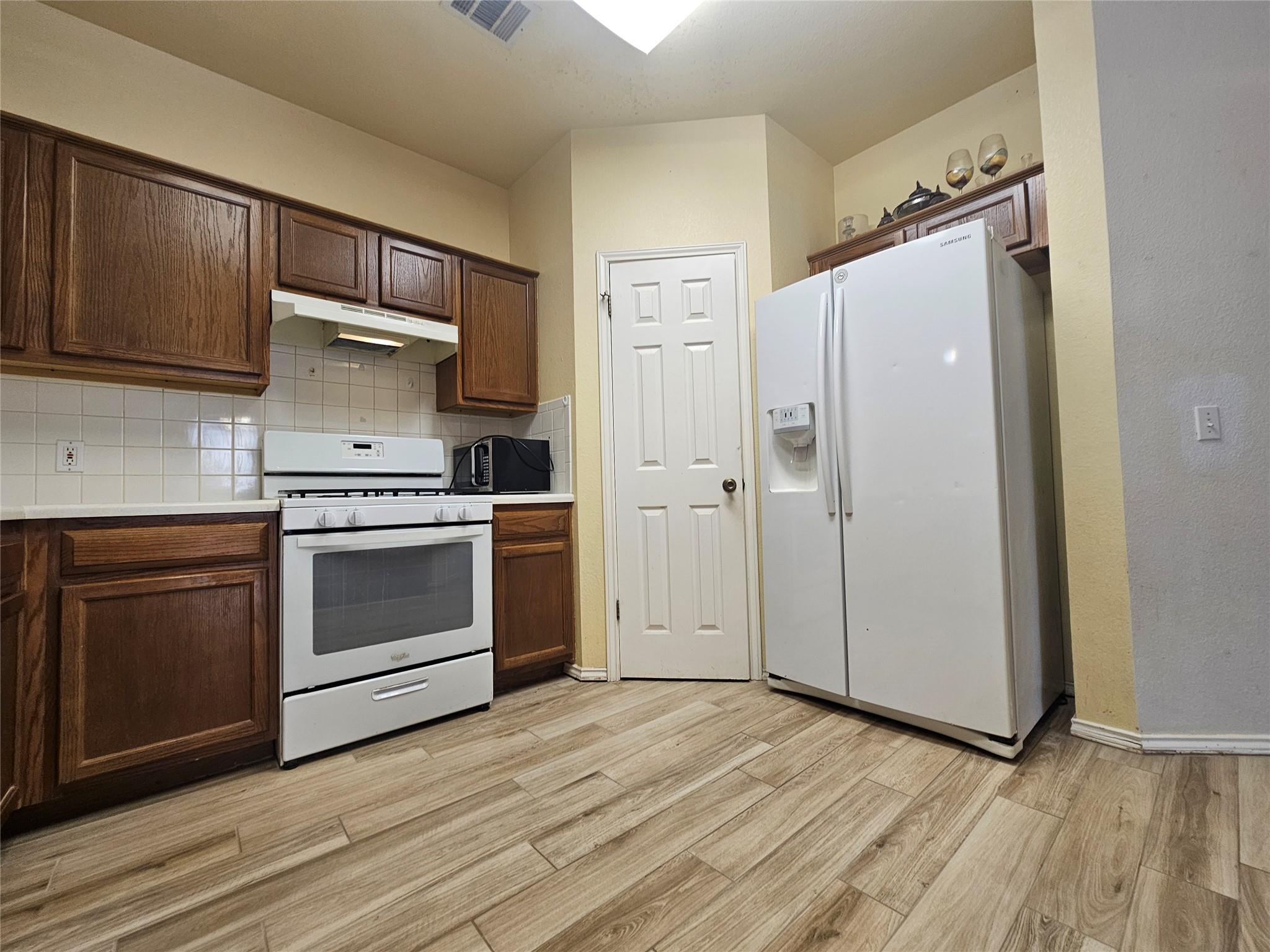 8506 Hillrock Dr Property Photo 15