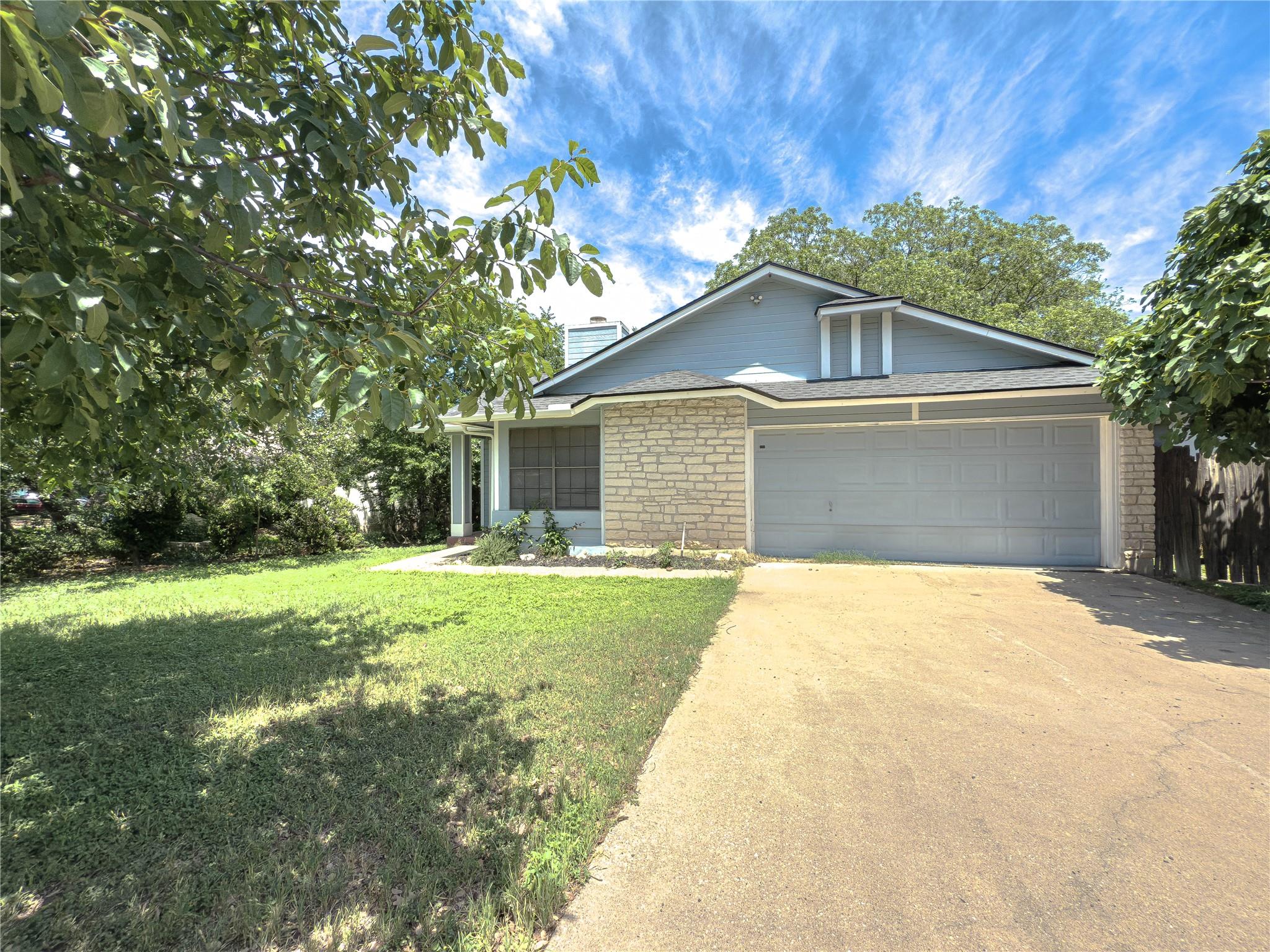 12909 Campos Dr Property Photo