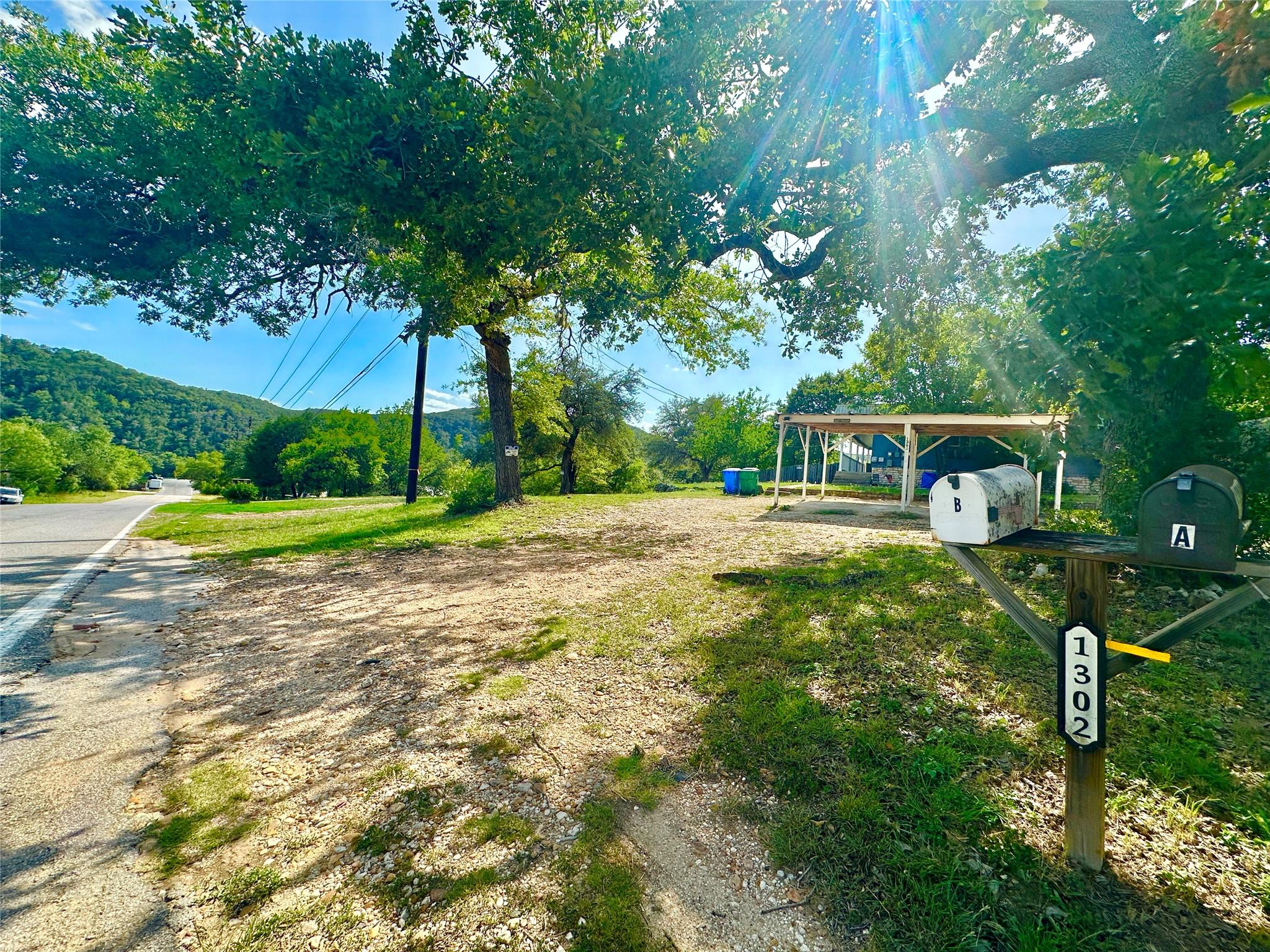 1302 S Quinlan Park Rd Property Photo 2