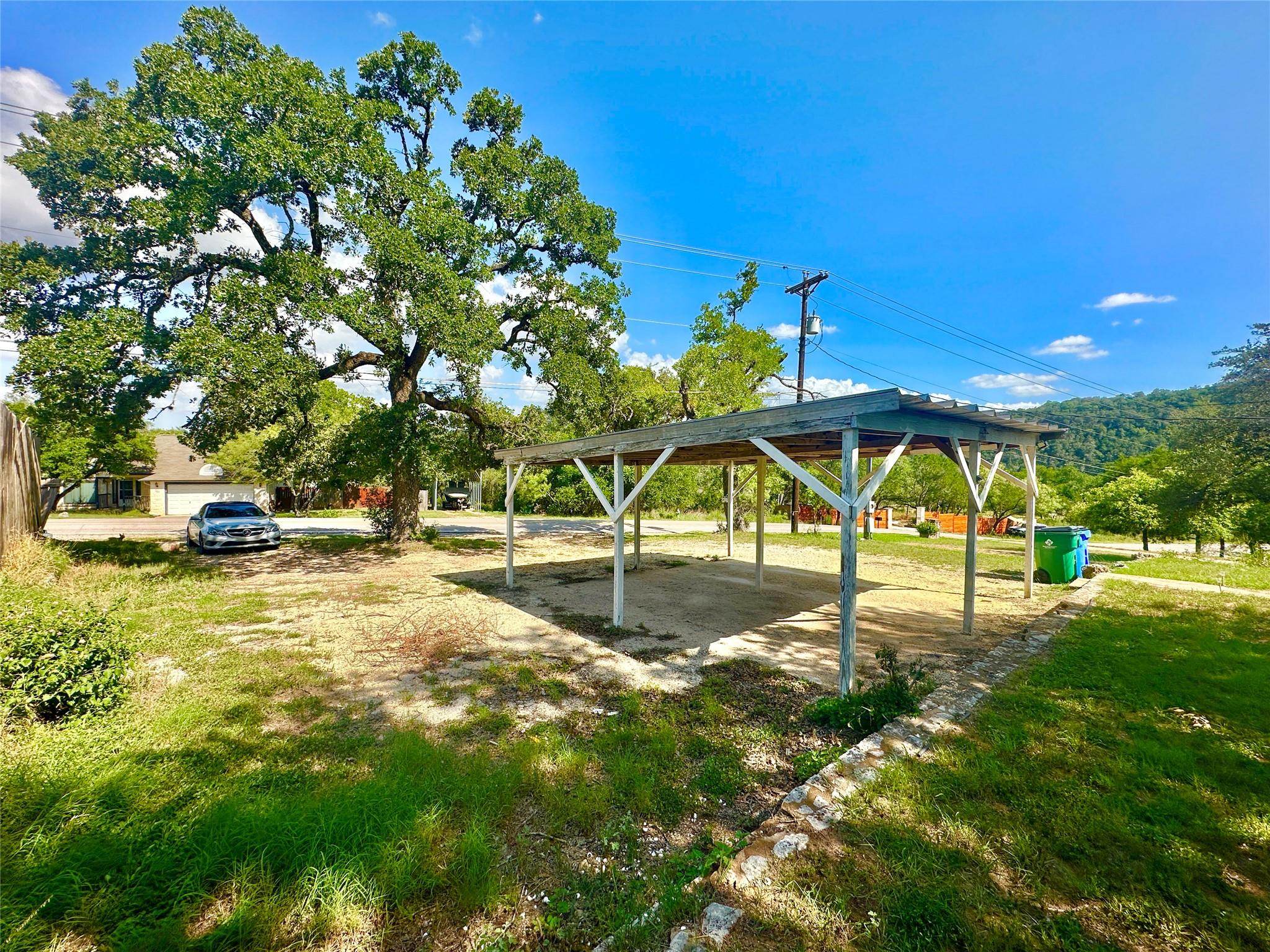 1302 S Quinlan Park Rd Property Photo 3