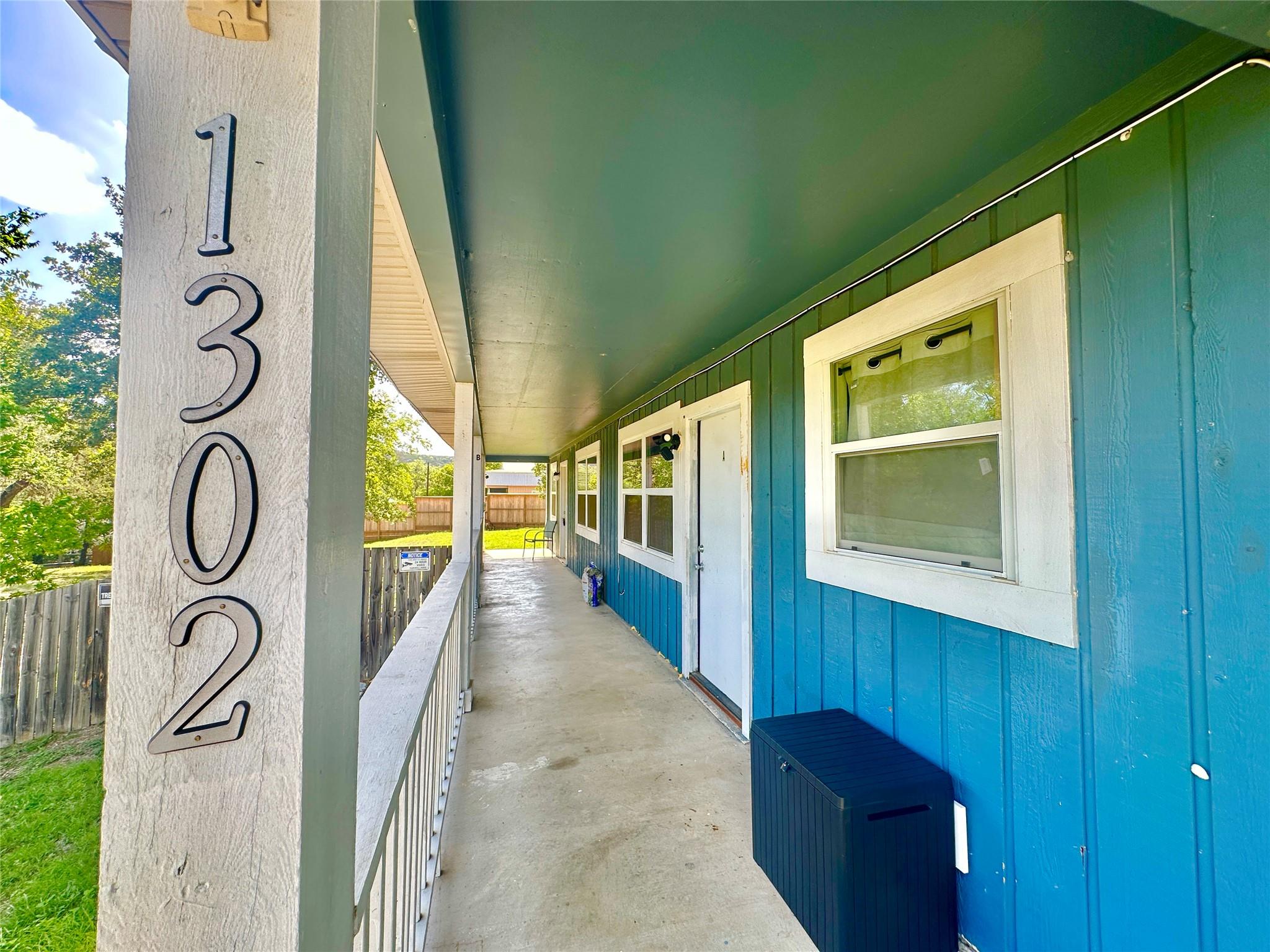 1302 S Quinlan Park Rd Property Photo 6