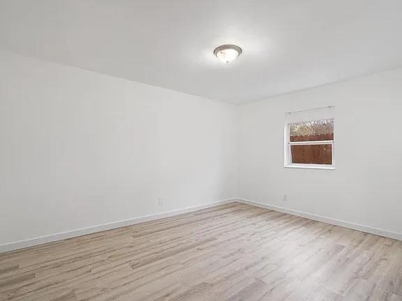1302 S Quinlan Park Rd Property Photo 19