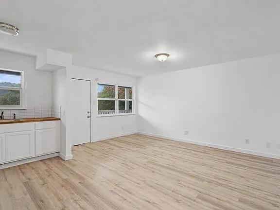 1302 S Quinlan Park Rd Property Photo 21