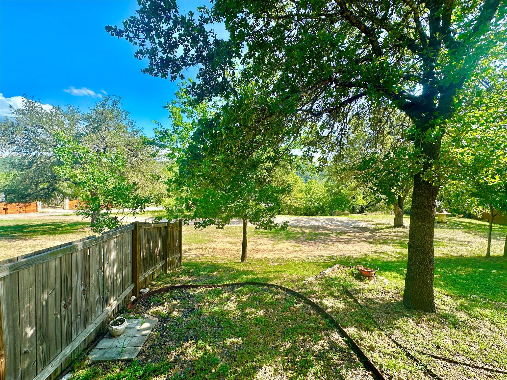 1302 S Quinlan Park Rd Property Photo 36