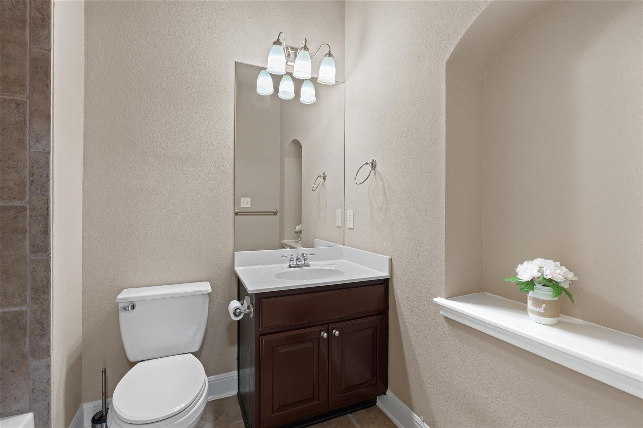 10521 Roy Butler Dr Property Photo 6