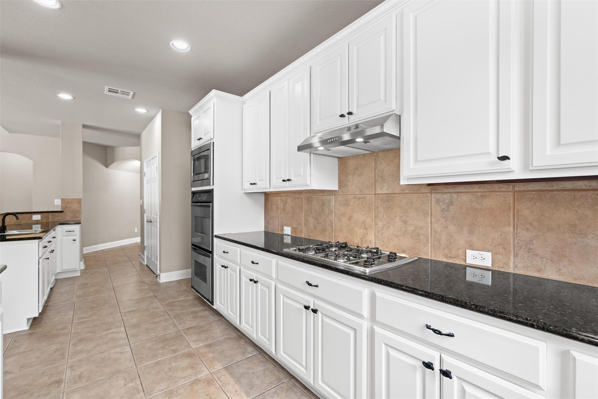 10521 Roy Butler Dr Property Photo 10