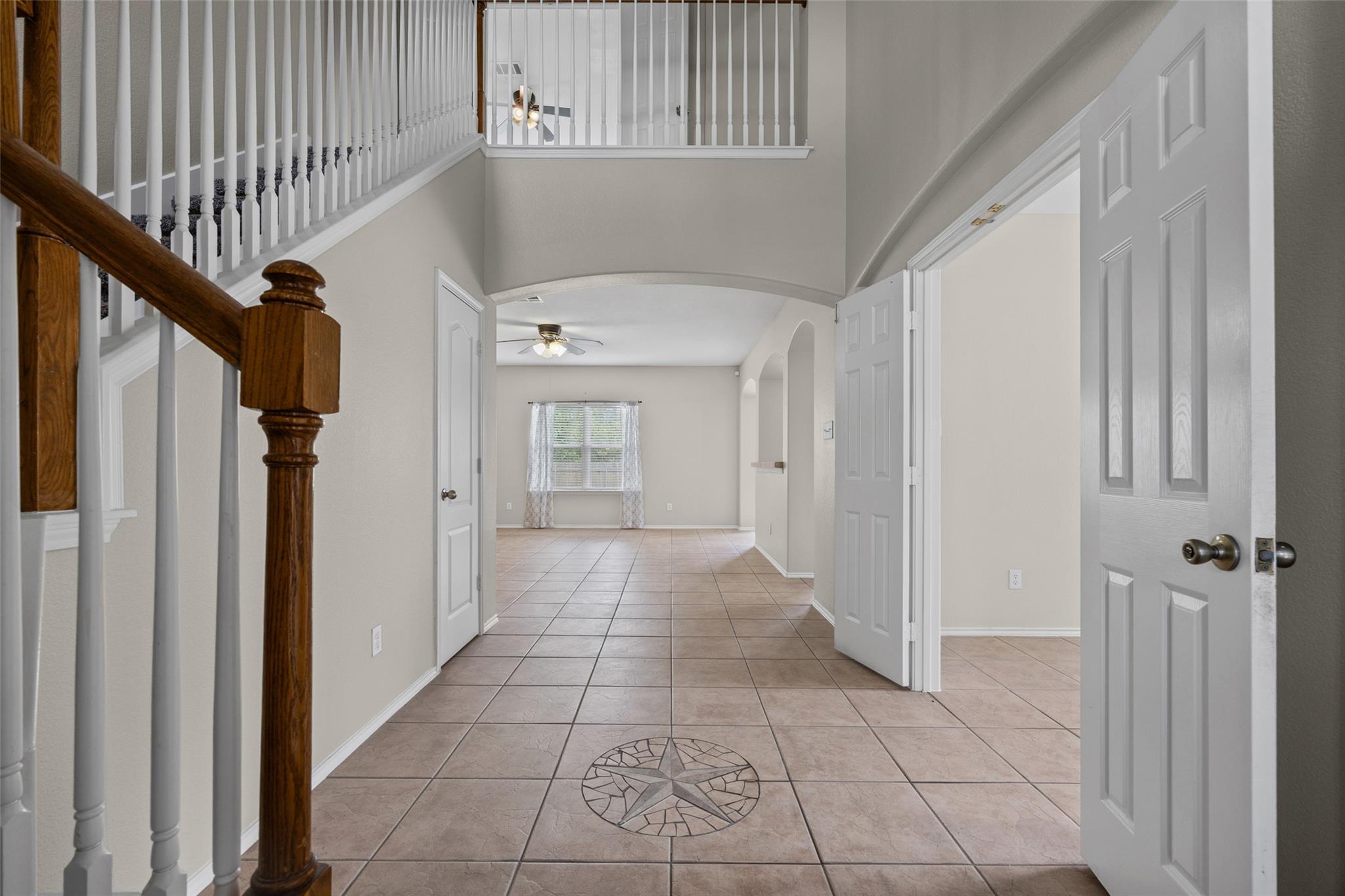 20521 Farm Pond Ln Property Photo 3