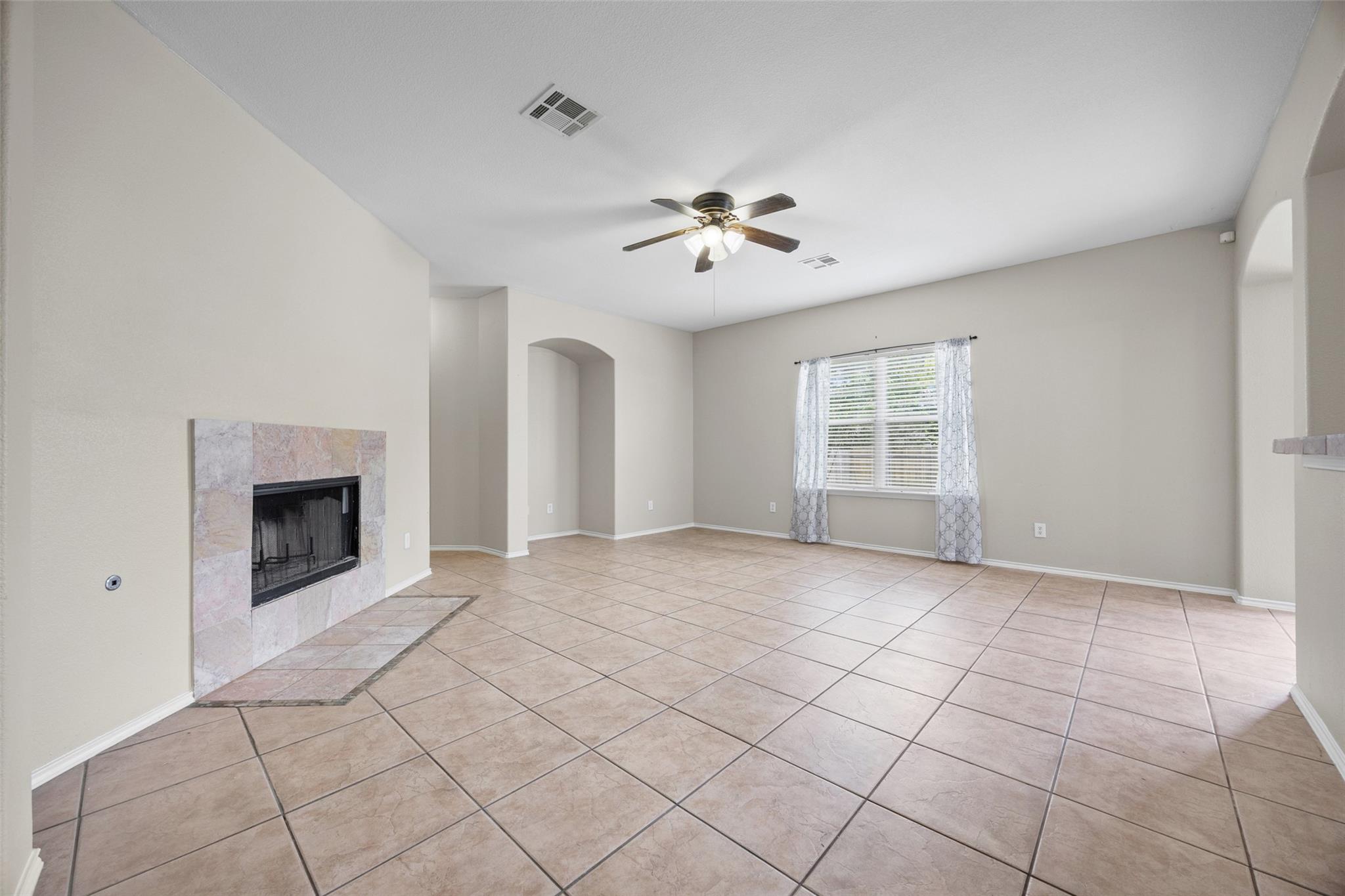 20521 Farm Pond Ln Property Photo 5