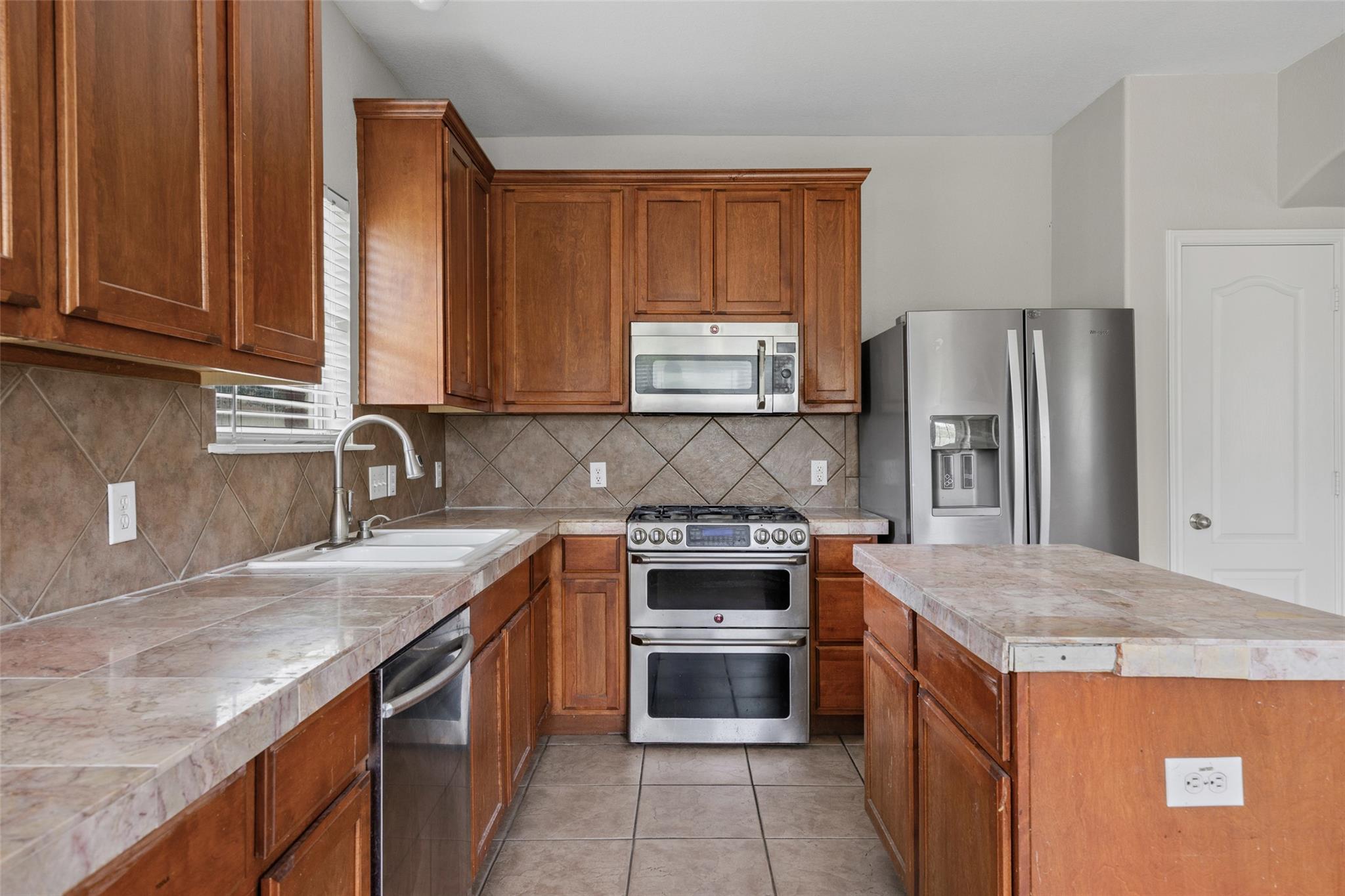 20521 Farm Pond Ln Property Photo 9