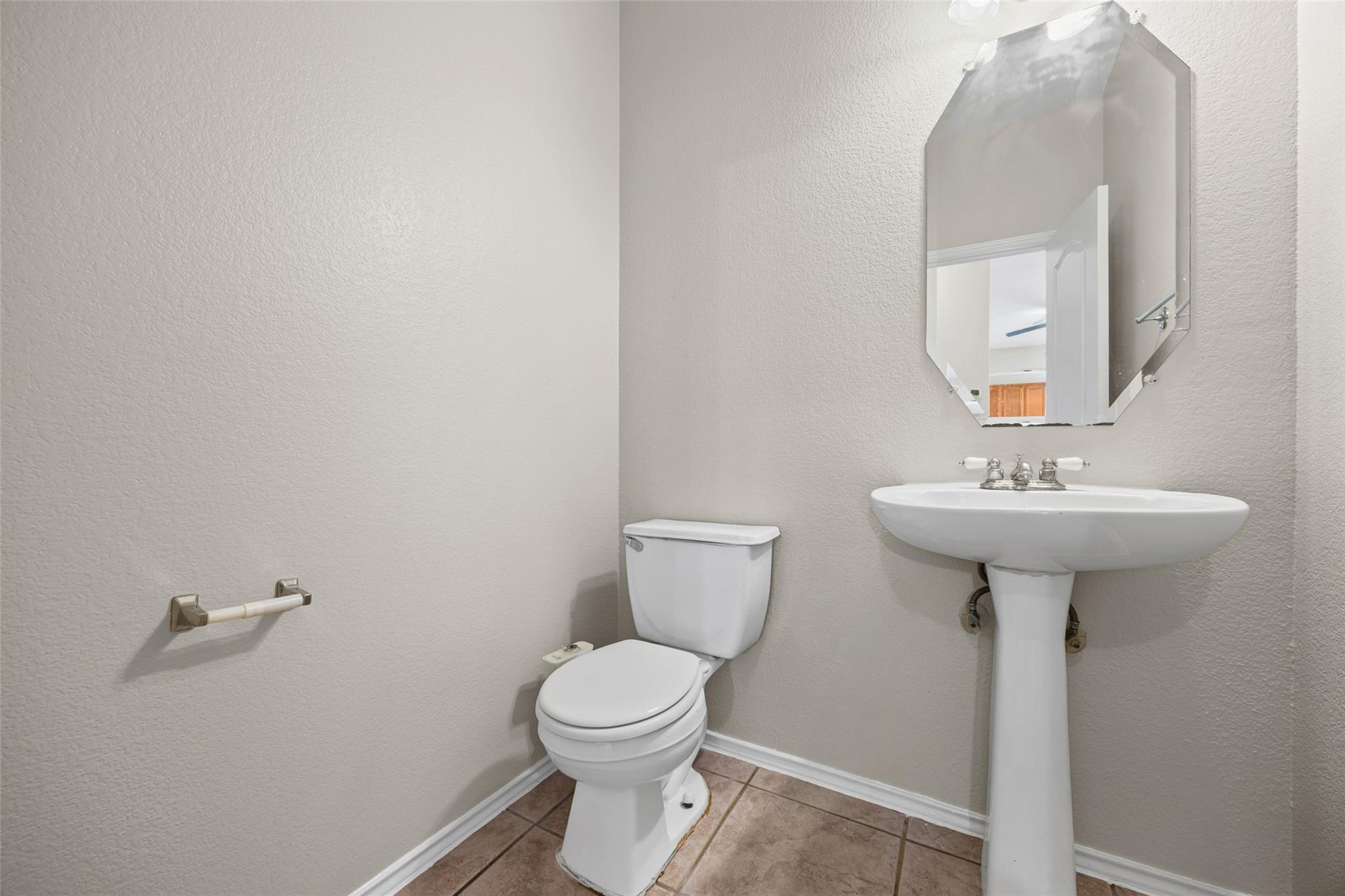 20521 Farm Pond Ln Property Photo 12