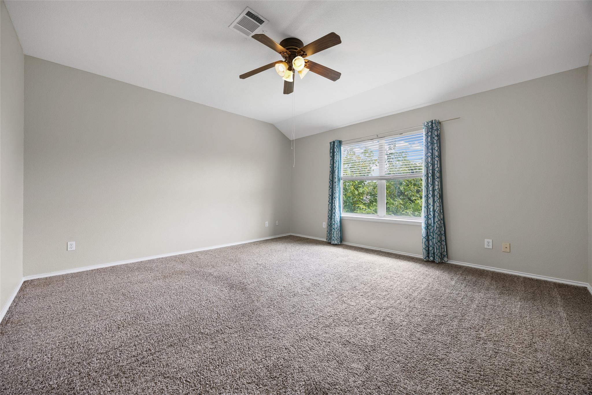 20521 Farm Pond Ln Property Photo 13