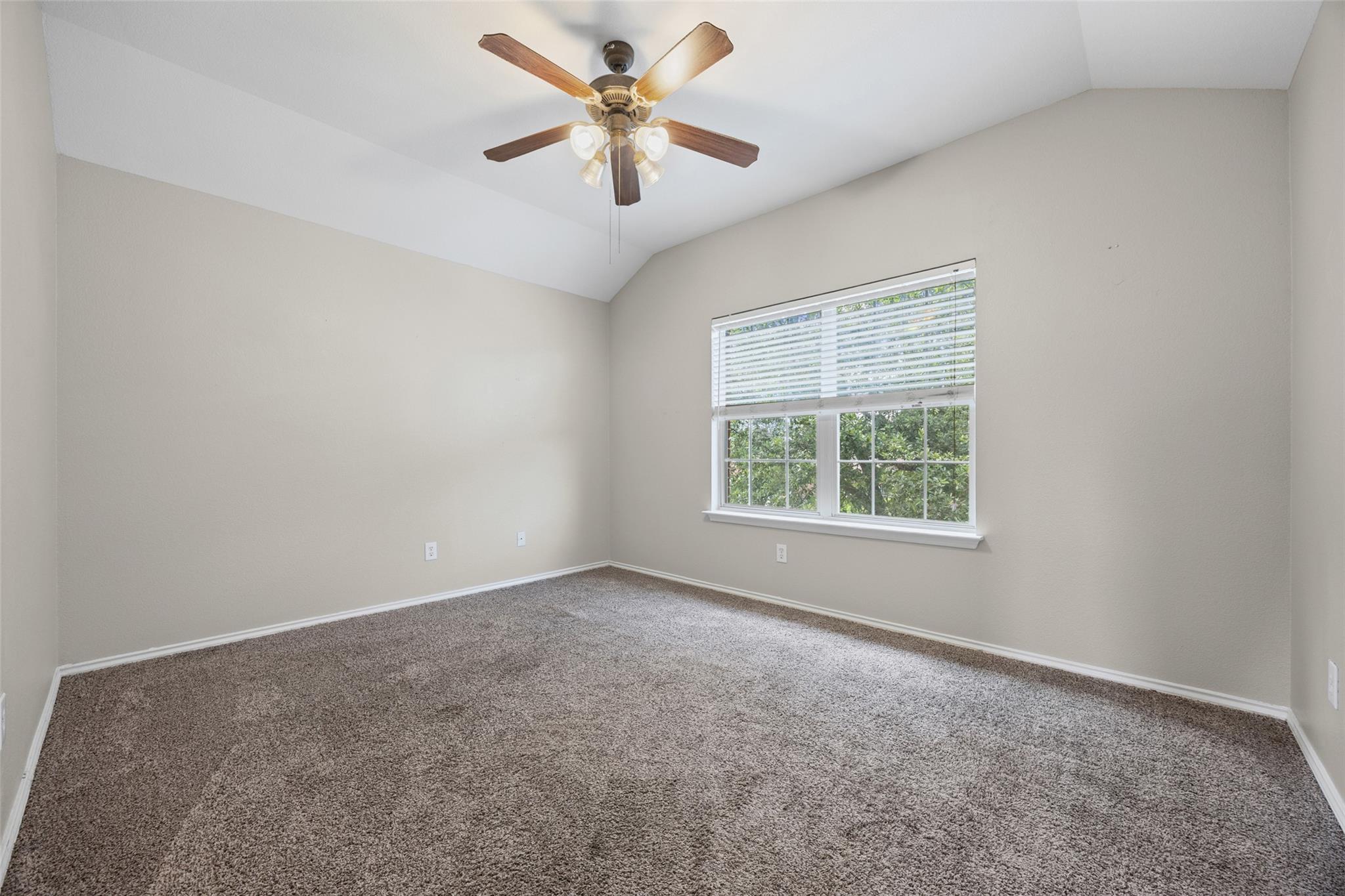 20521 Farm Pond Ln Property Photo 18