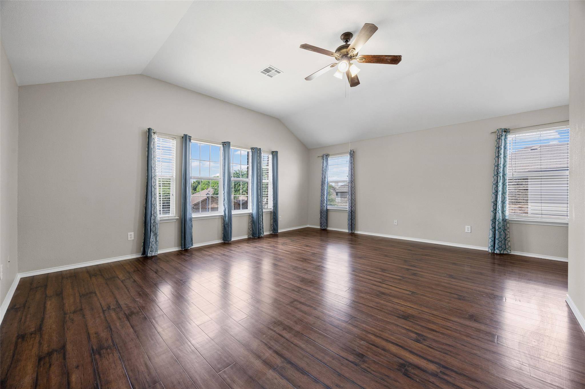 20521 Farm Pond Ln Property Photo 19