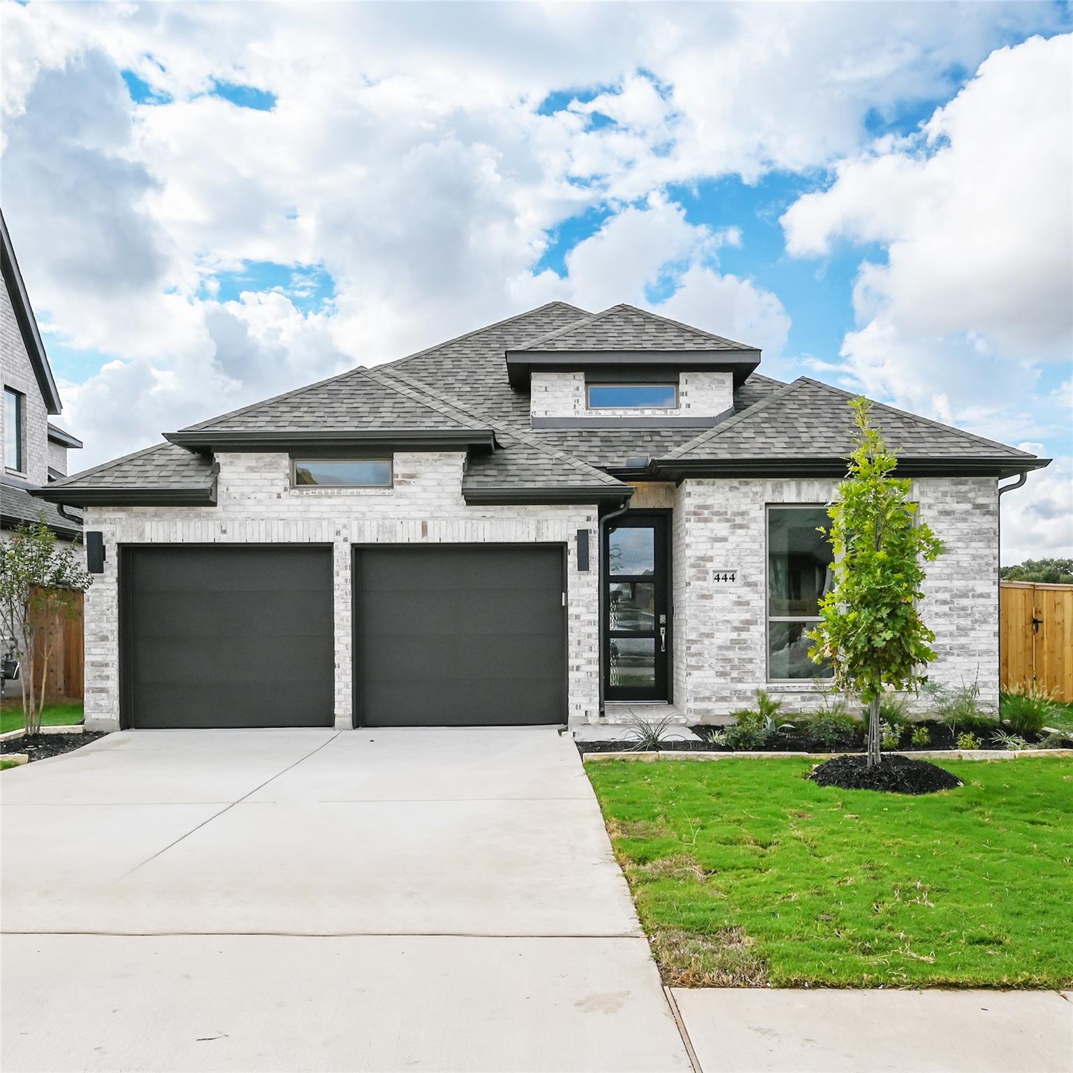 444 Prickly Poppy Loop Property Photo 2