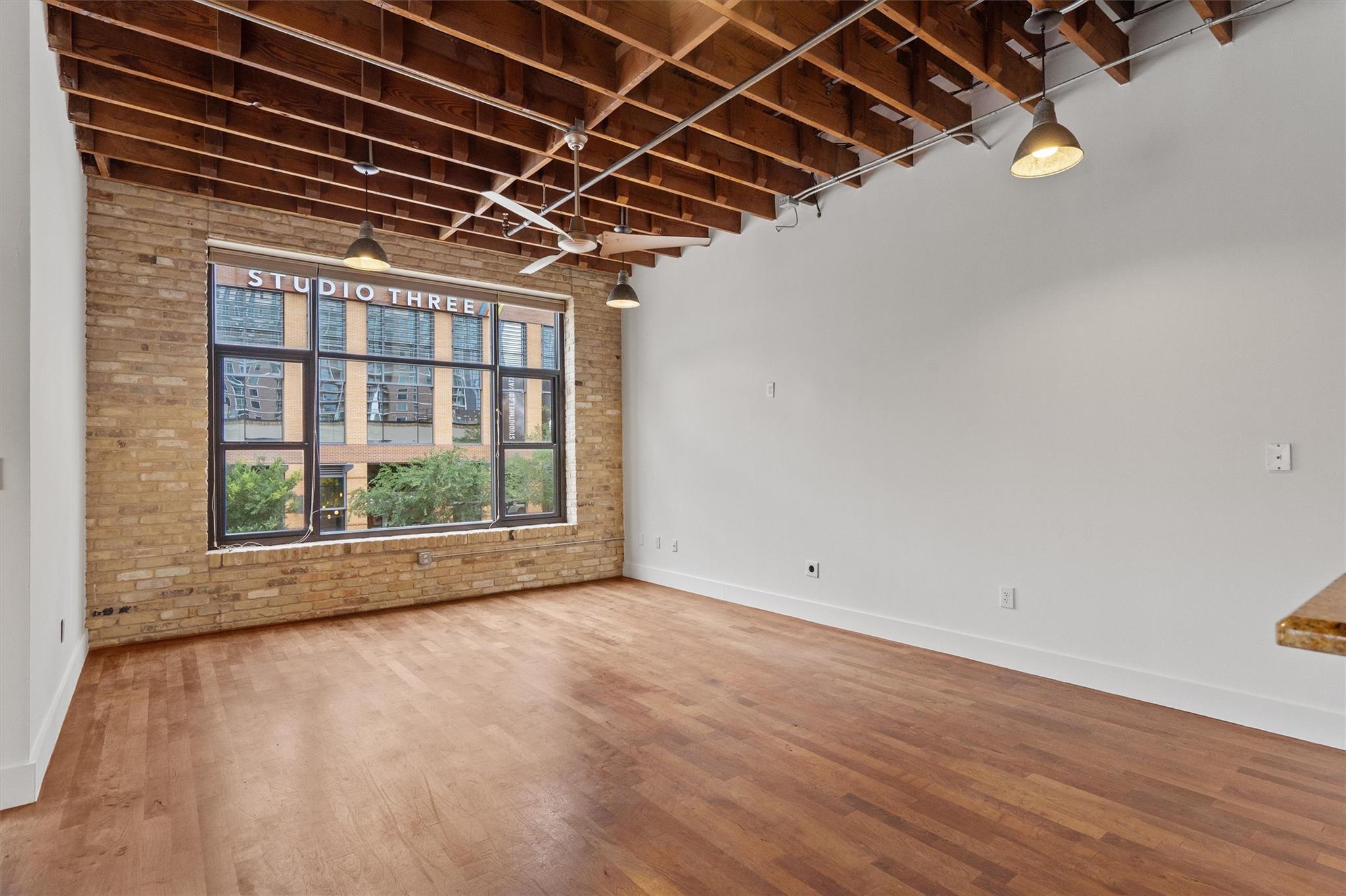 411 Brazos St #224 Property Photo 6