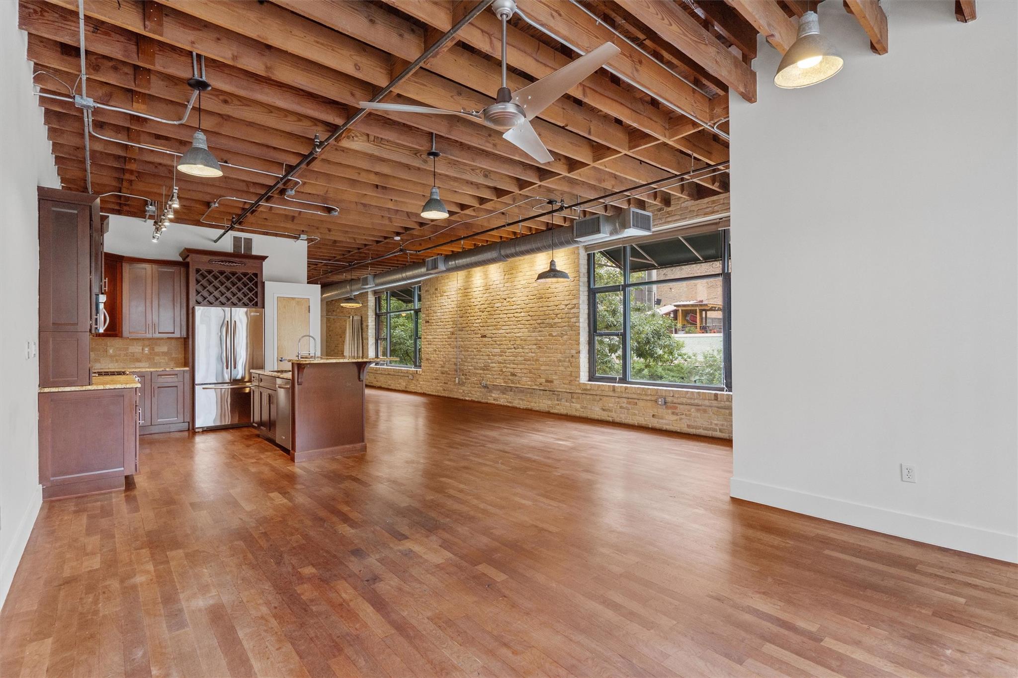 411 Brazos St #224 Property Photo 7