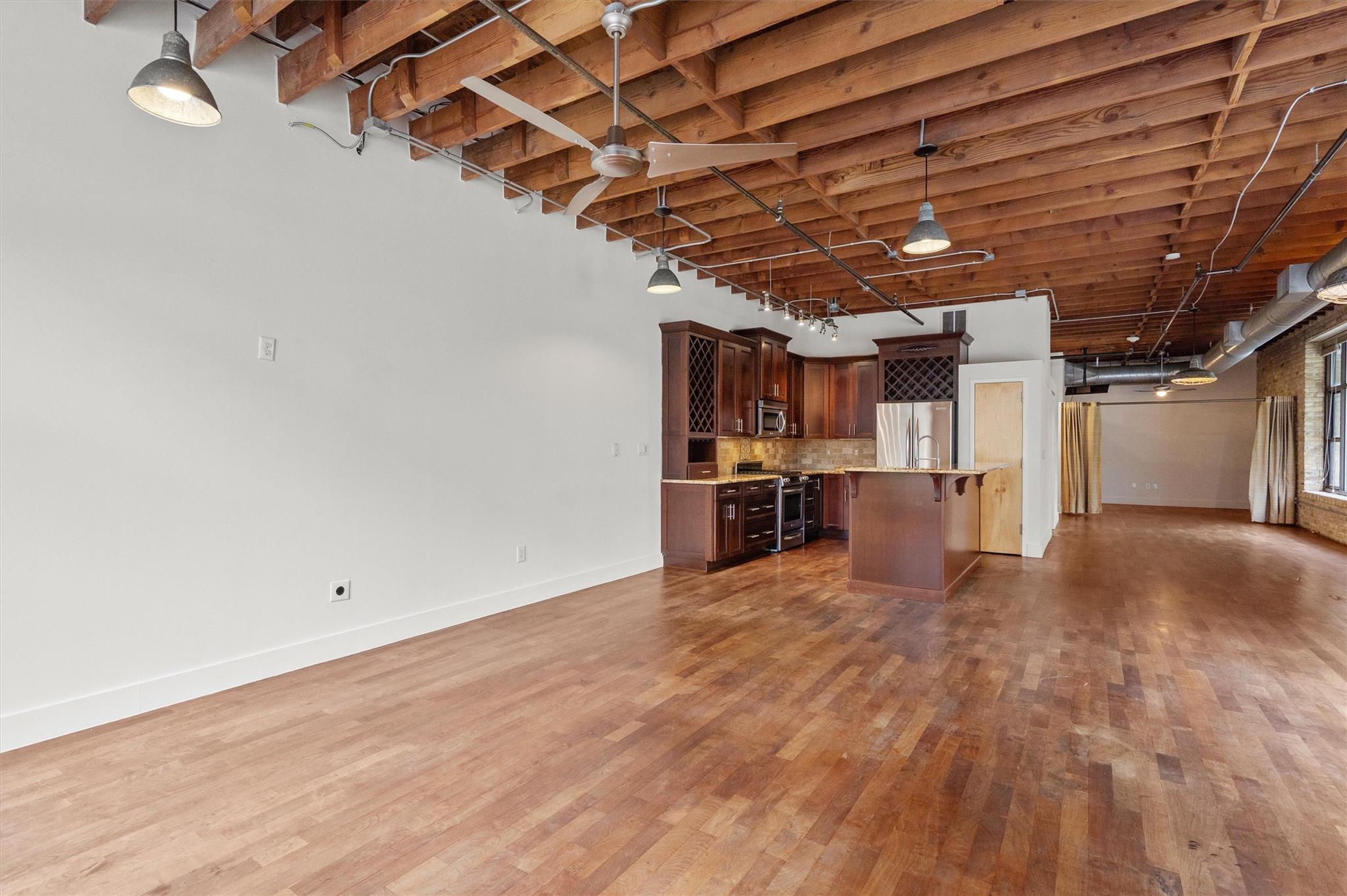 411 Brazos St #224 Property Photo 8
