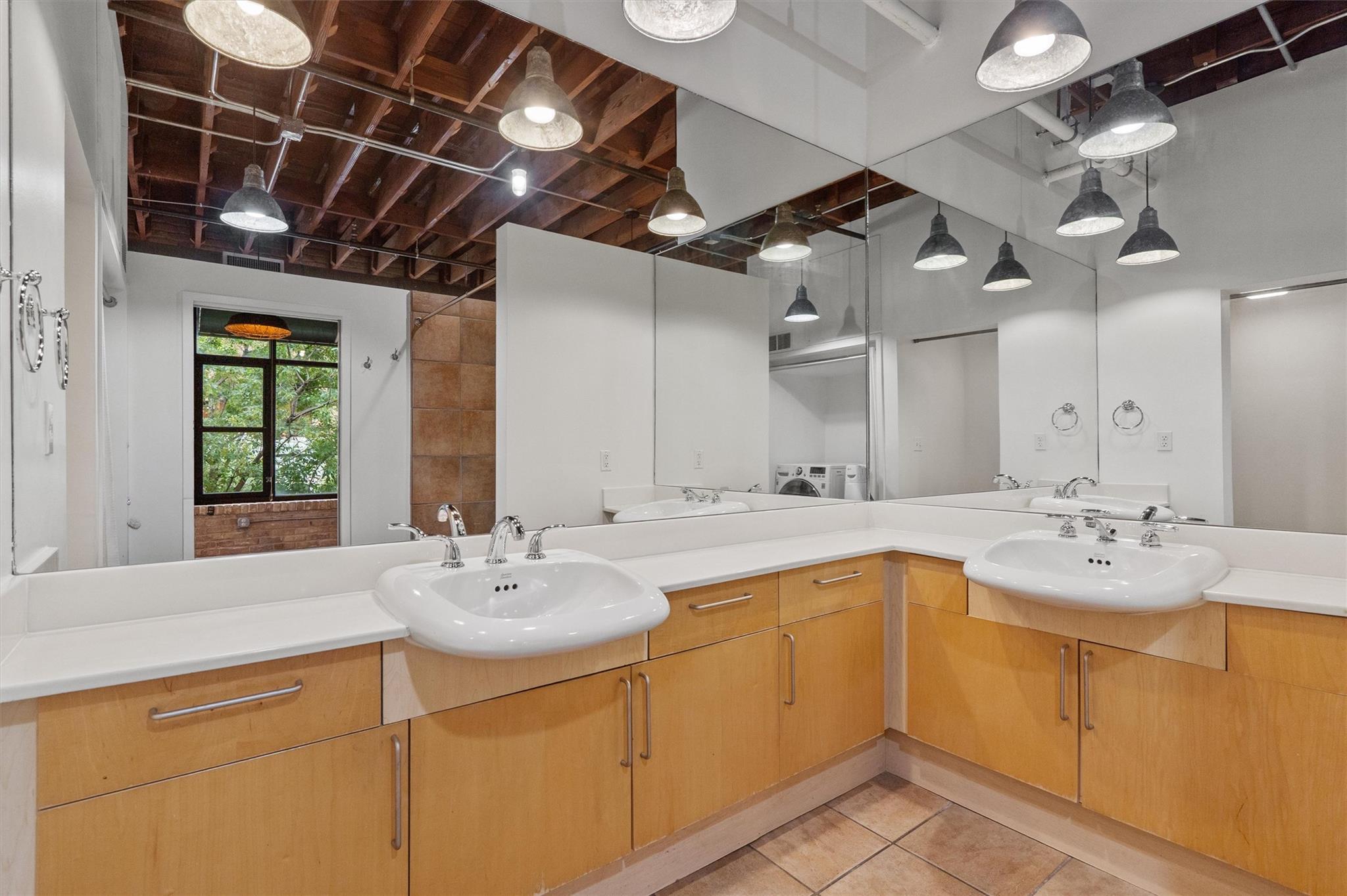 411 Brazos St #224 Property Photo 14