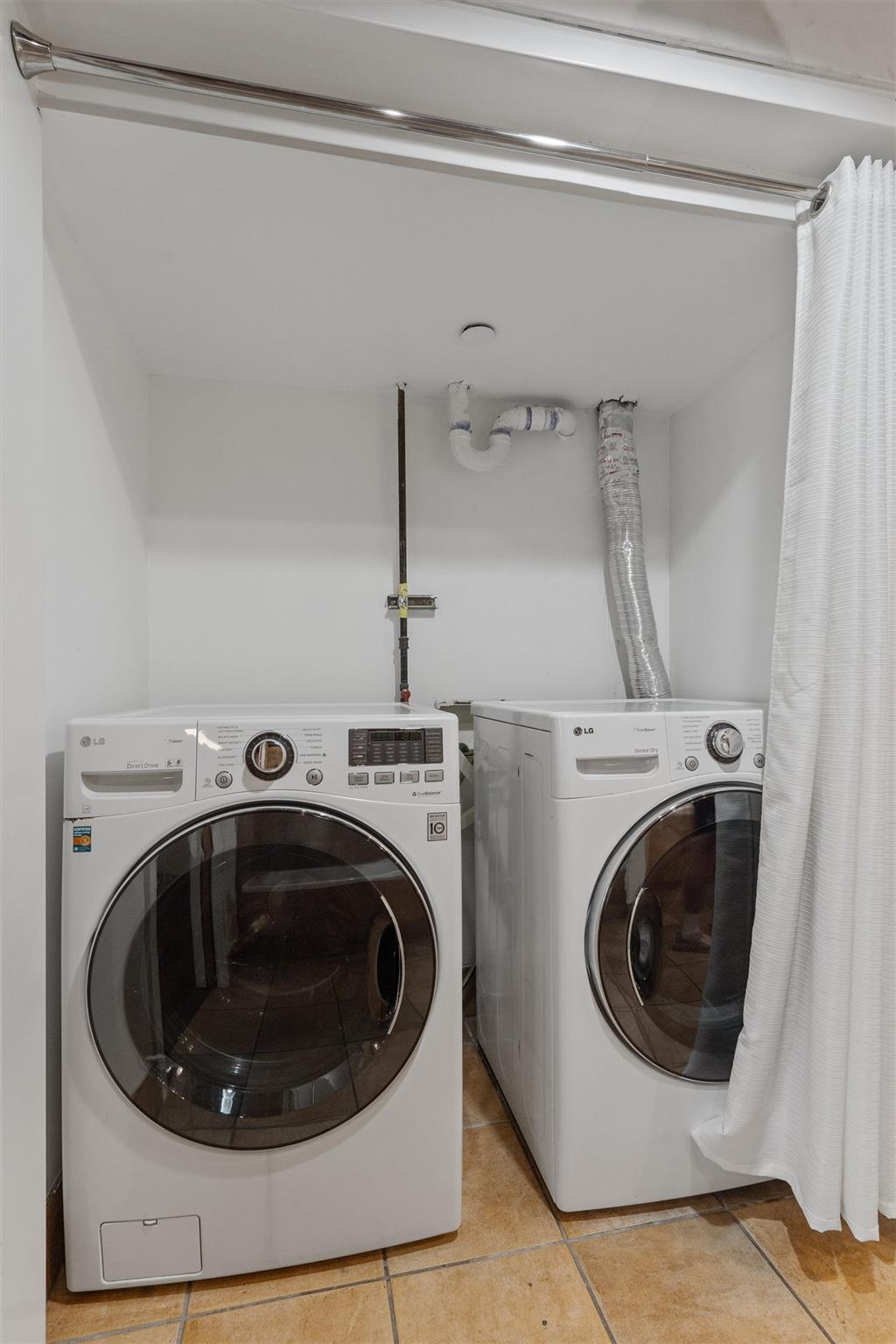 411 Brazos St #224 Property Photo 16