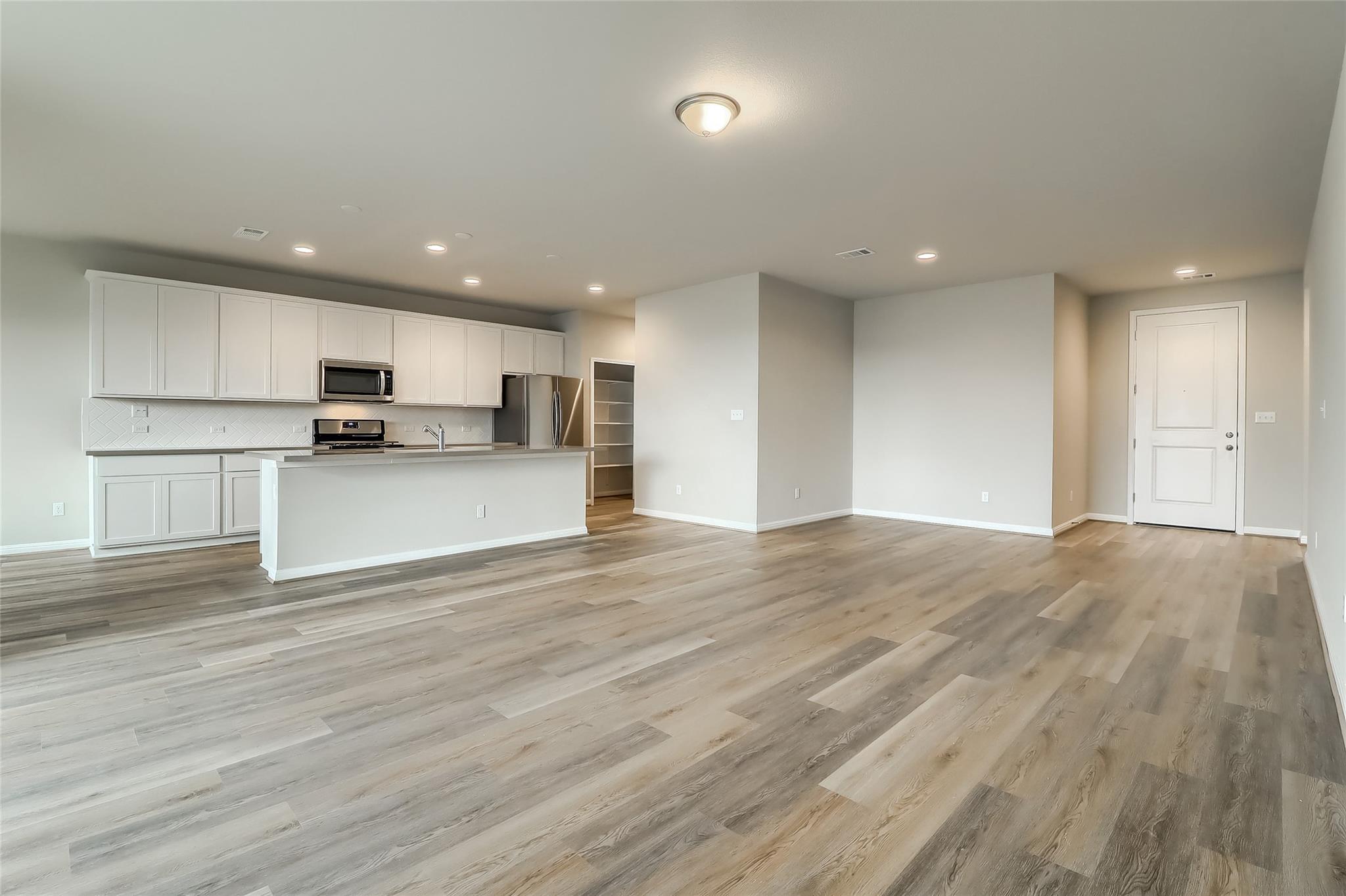 207 Watercourse Way Property Photo 6