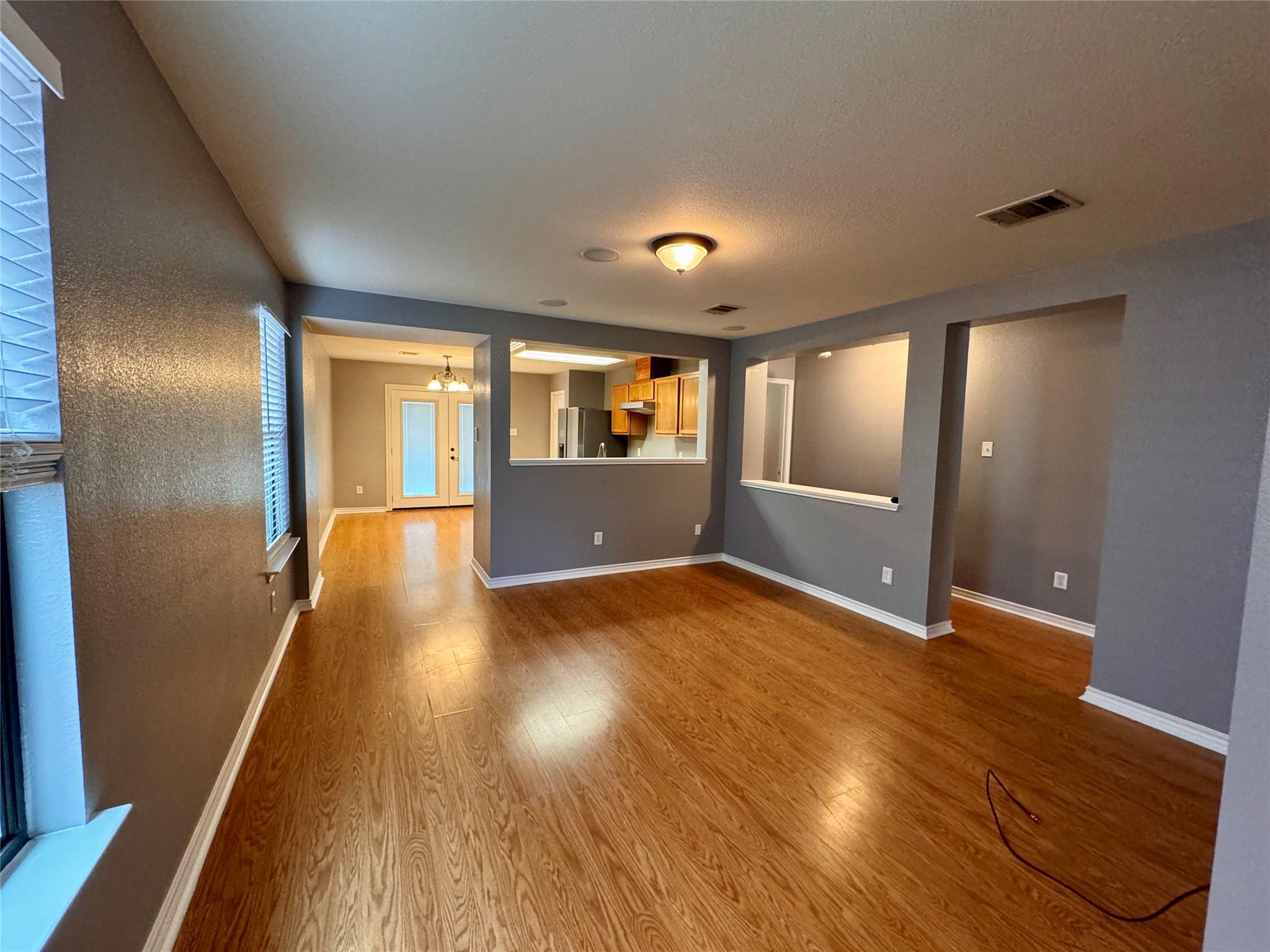 1592141 Property Photo 4