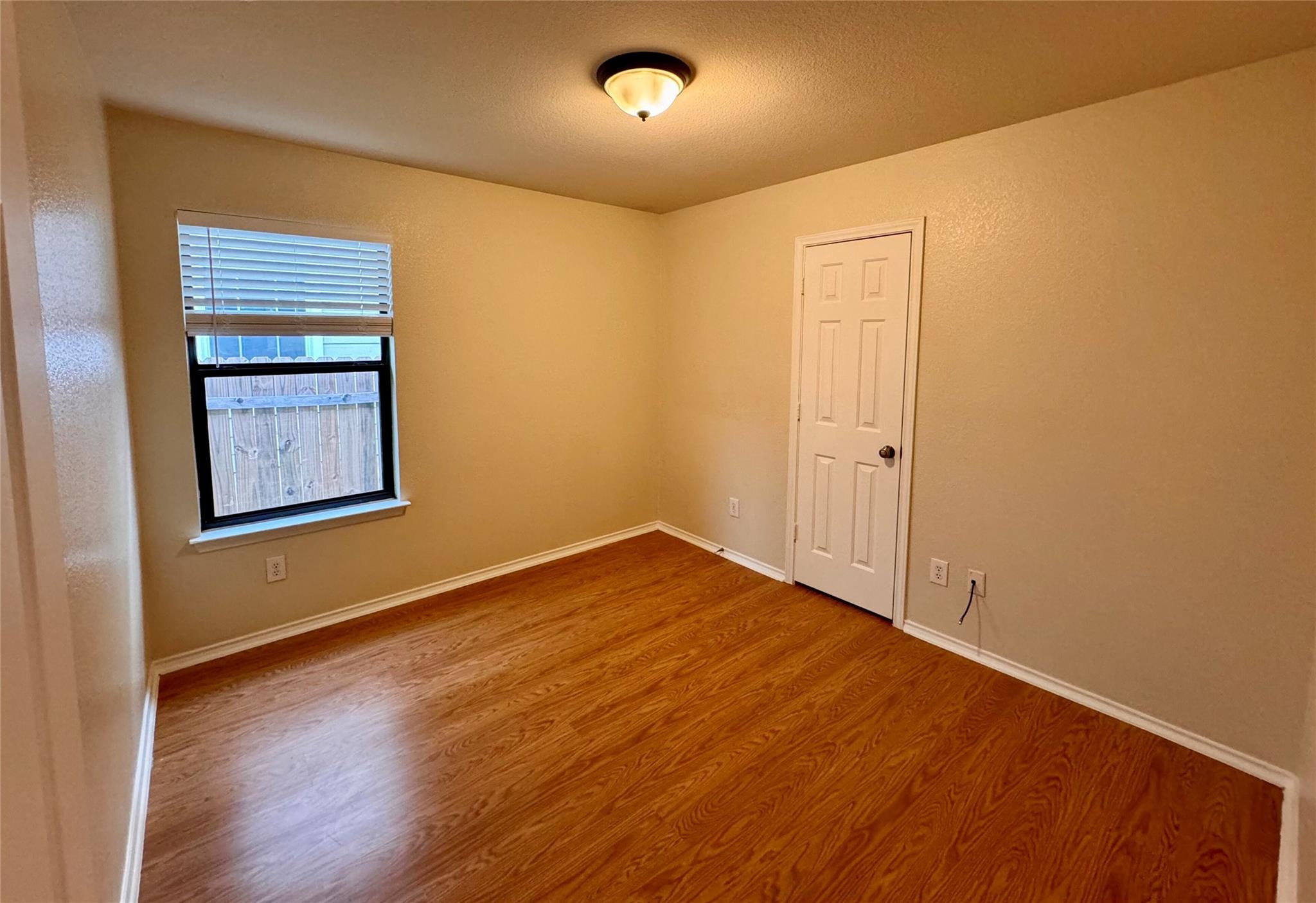 1592141 Property Photo 8