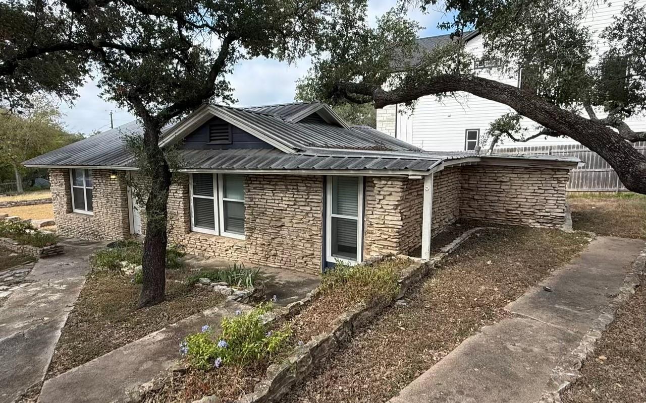 14802 Arrowhead Dr Property Photo 2