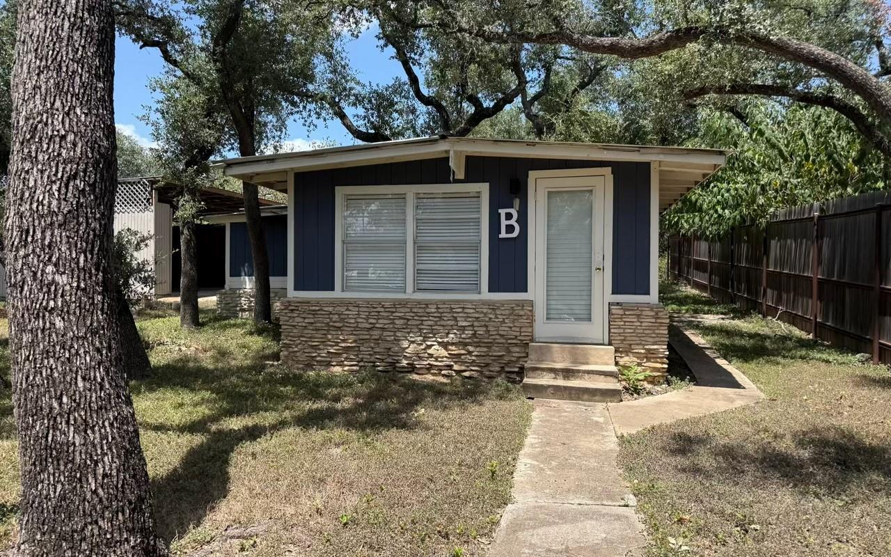 14802 Arrowhead Dr Property Photo 3