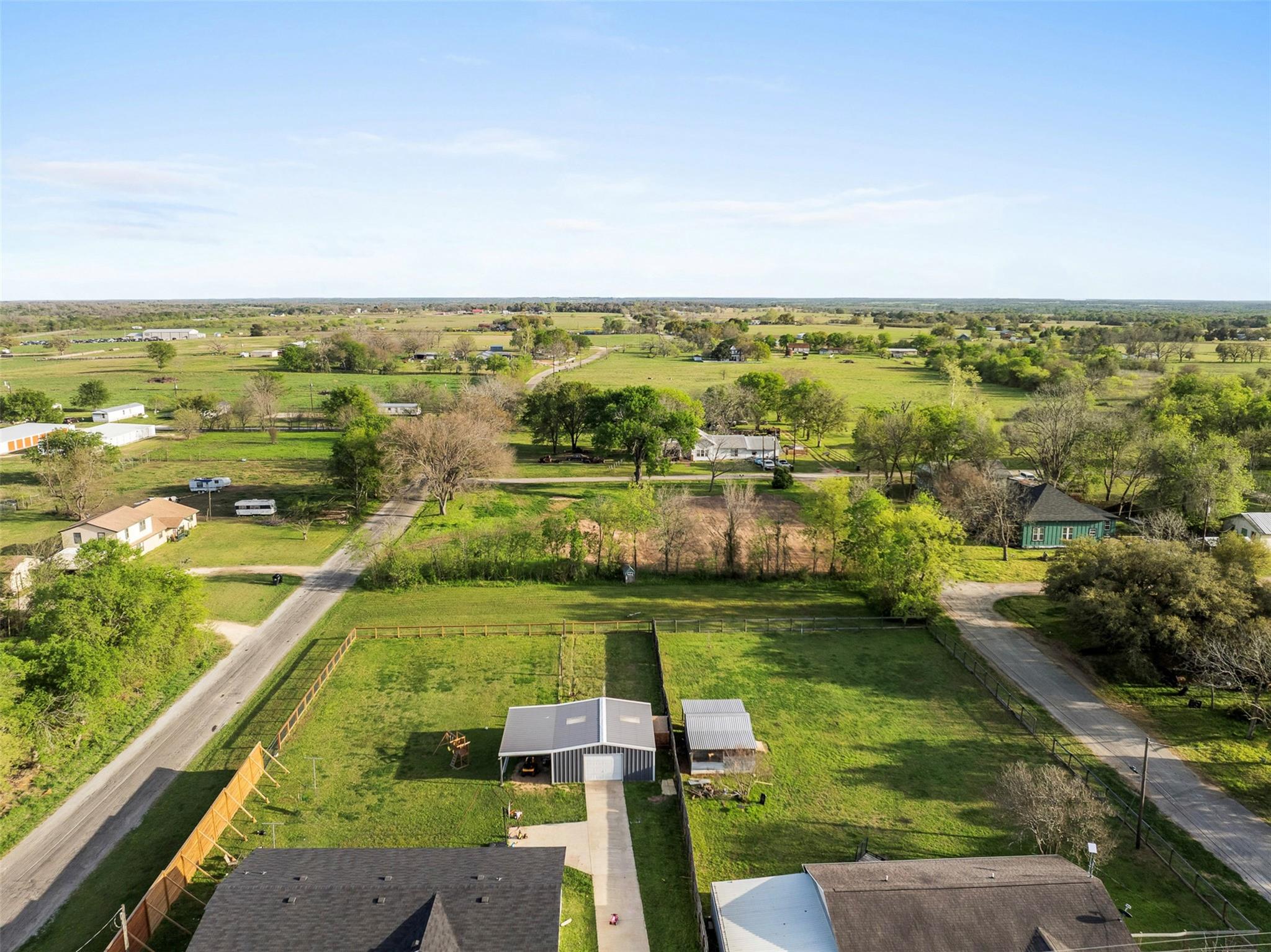 320 Douglas St #2 Property Photo 3