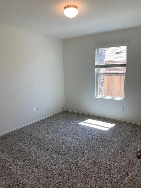 3488 Pauling Loop Property Photo 5