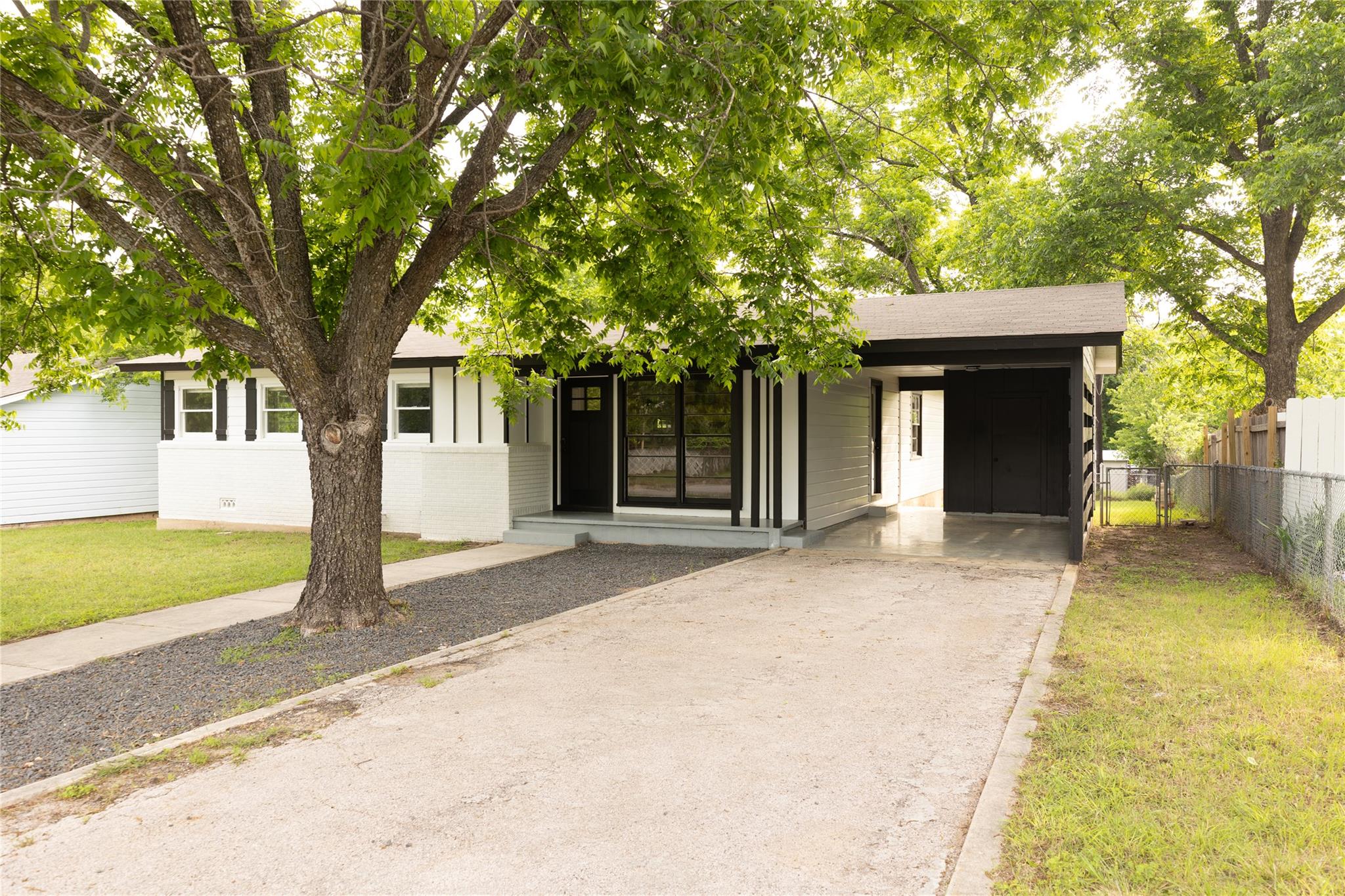 22 Steele St Property Photo 1
