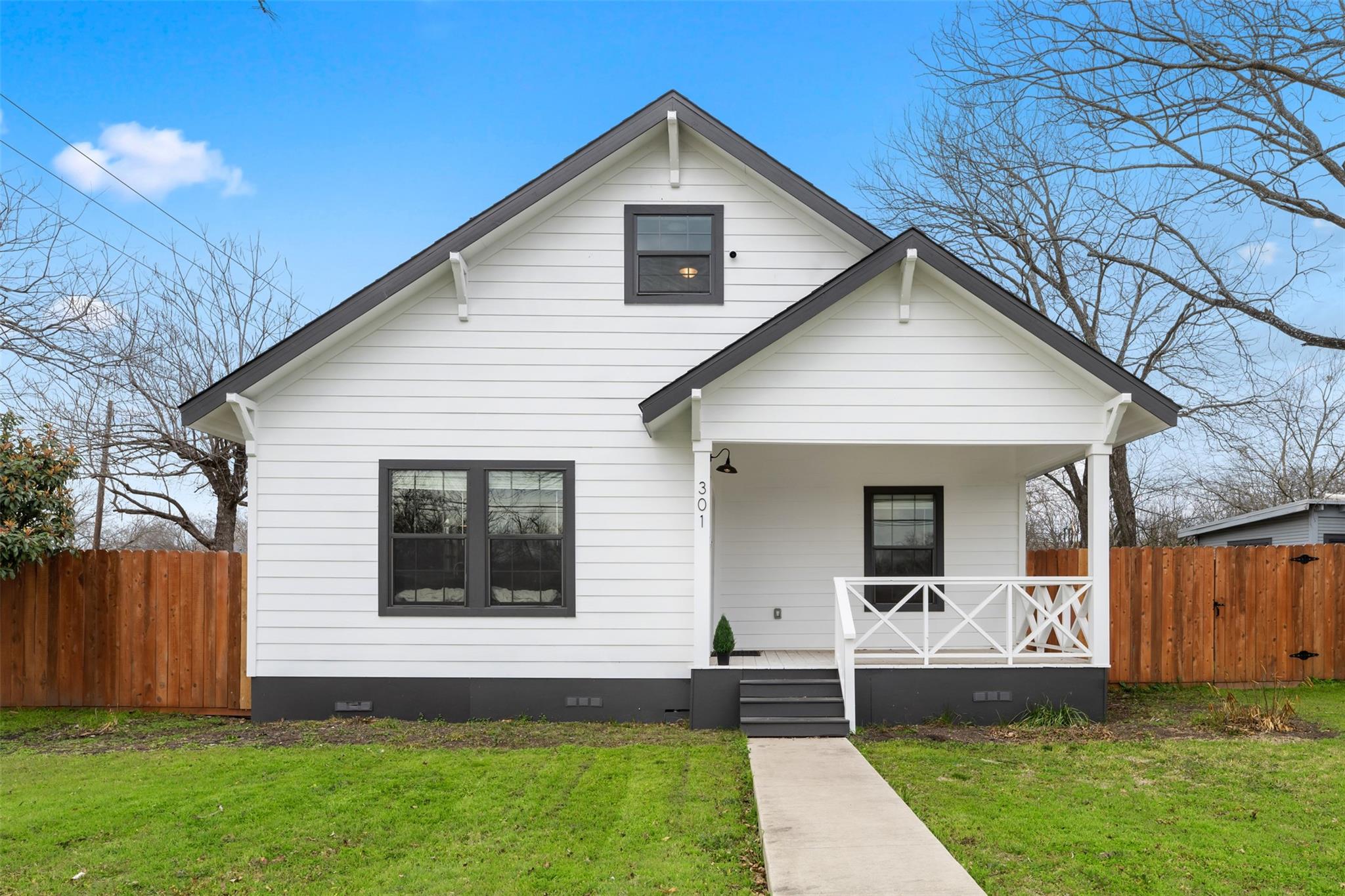 301 Old Thorndale Rd Property Photo 1