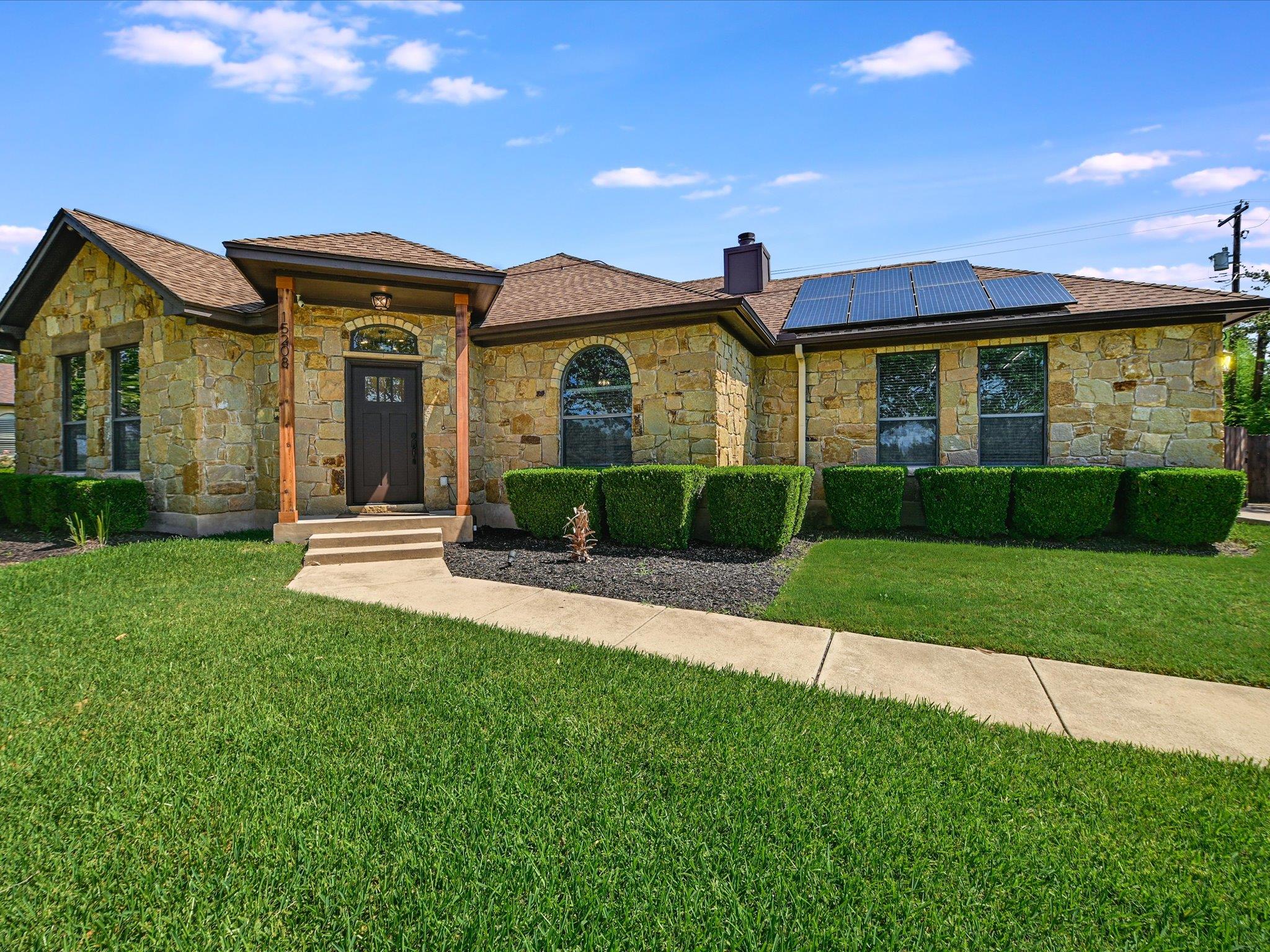 15208 Bowling Ln Property Photo 1