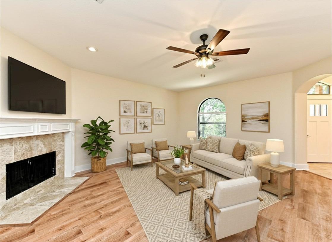 15208 Bowling Ln Property Photo 3