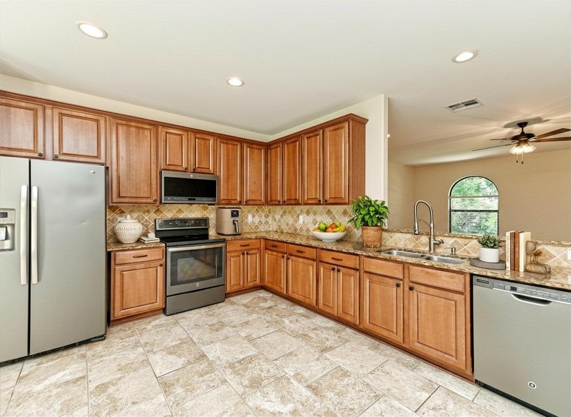 15208 Bowling Ln Property Photo 5