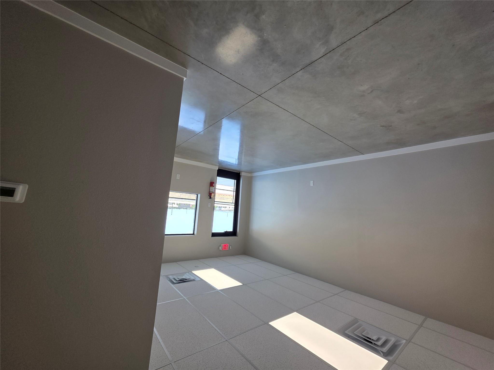 401 Chitalpa St Property Photo 10