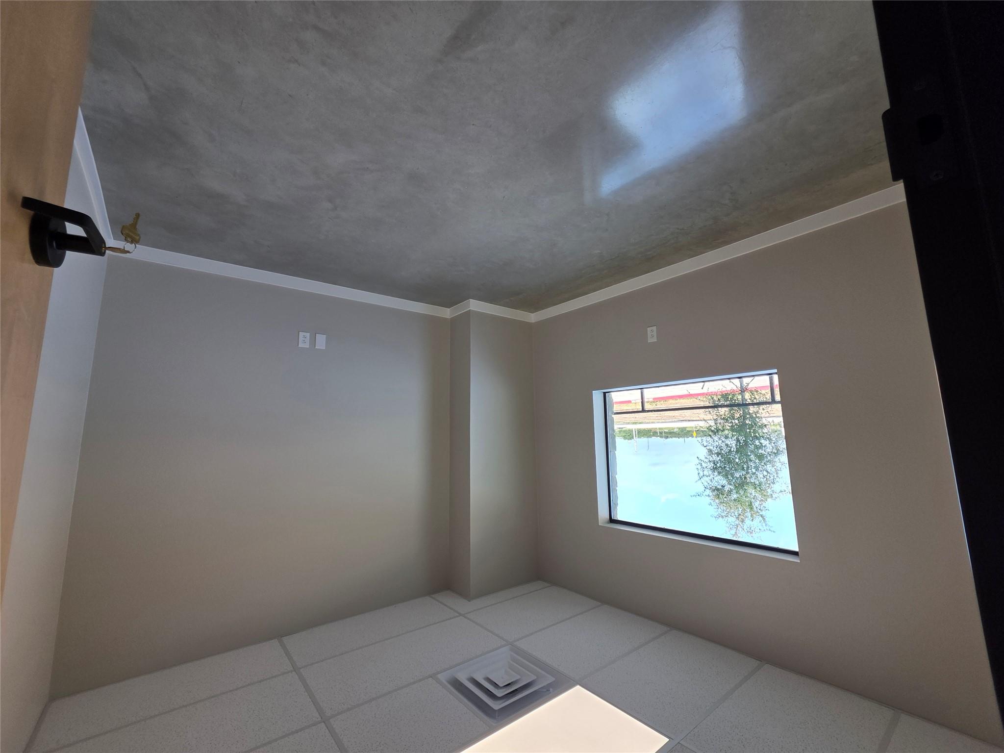 401 Chitalpa St Property Photo 11
