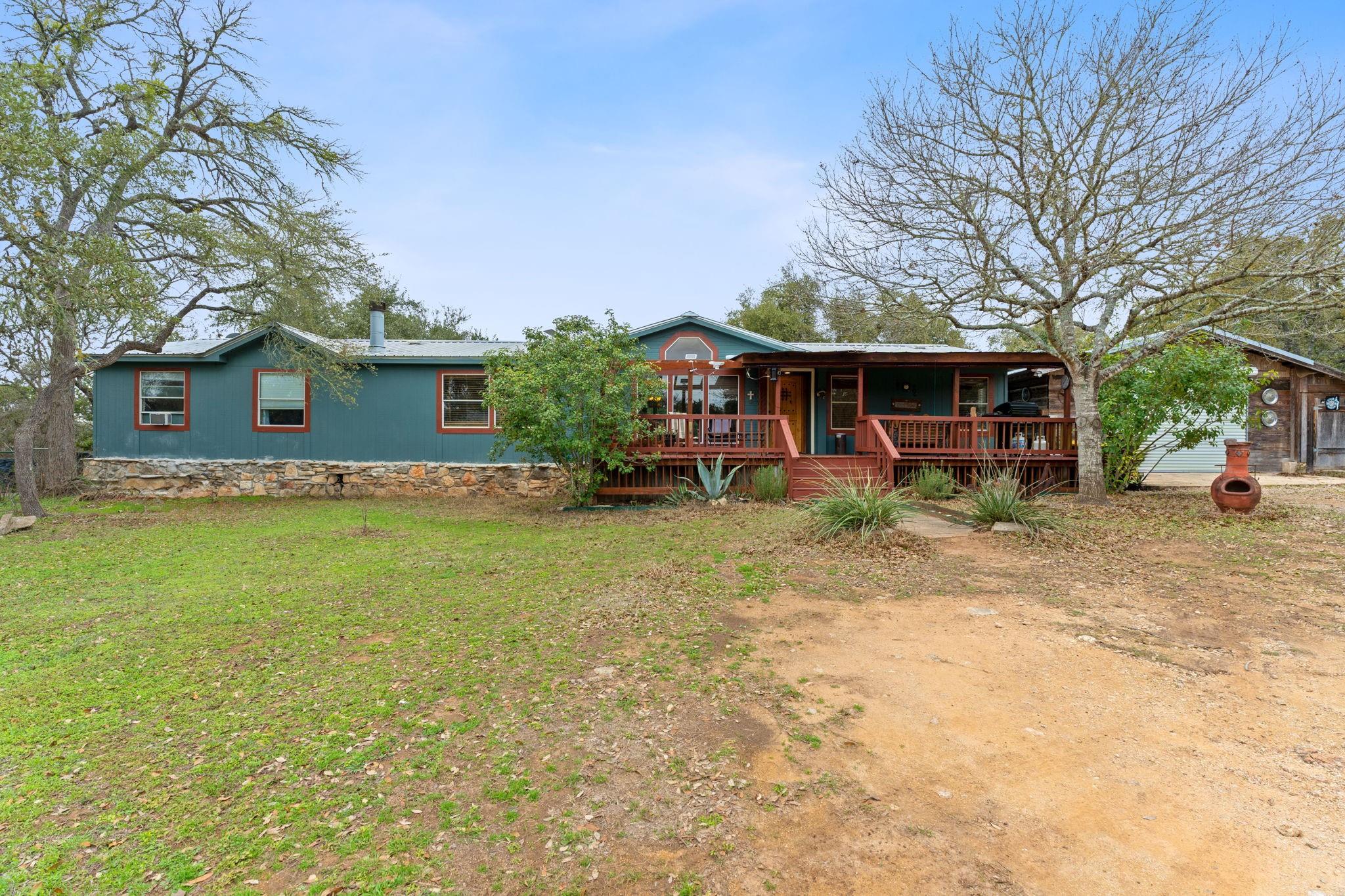 715 Bee Gee Rd Property Photo