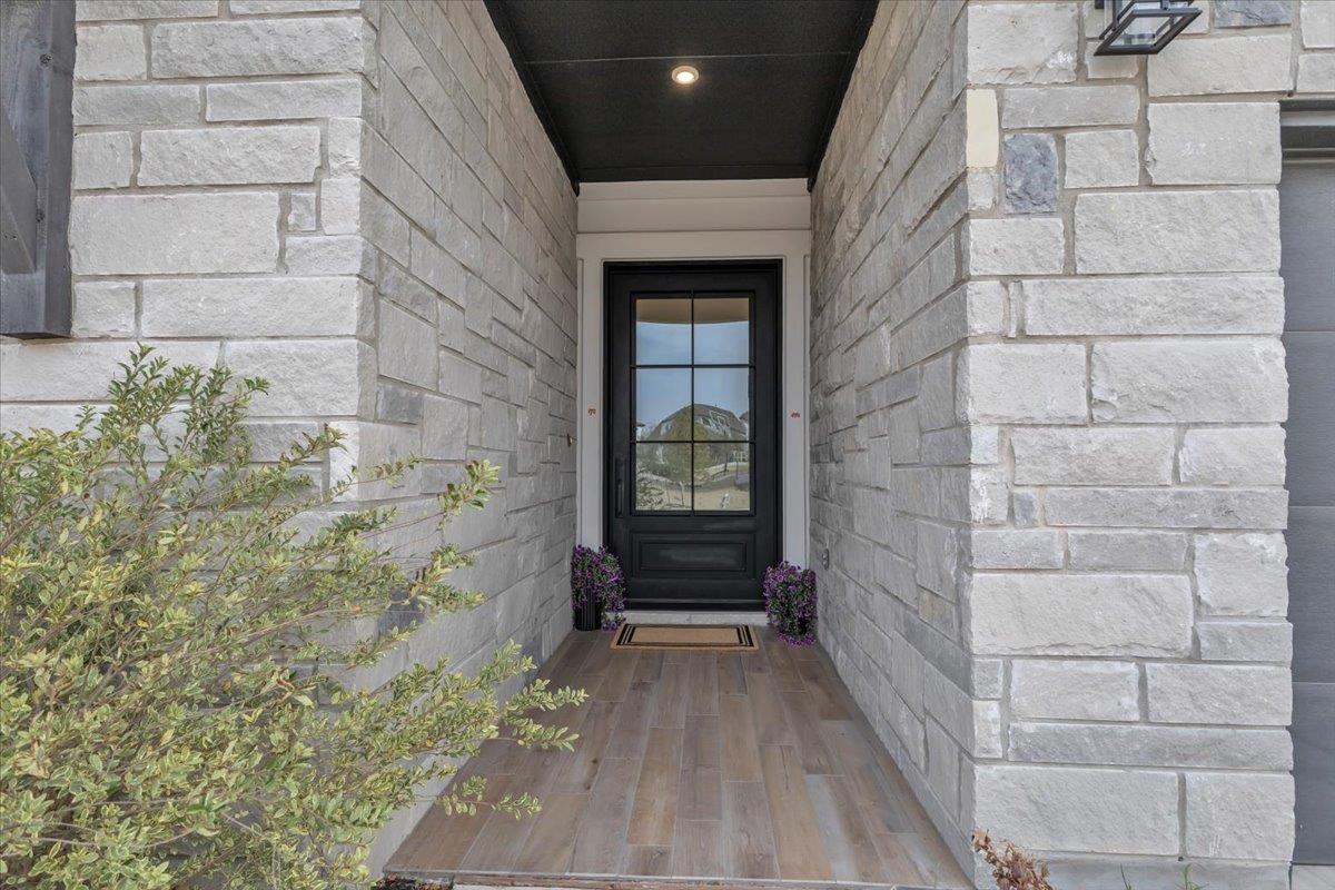 2312 Mondello Path Property Photo 5
