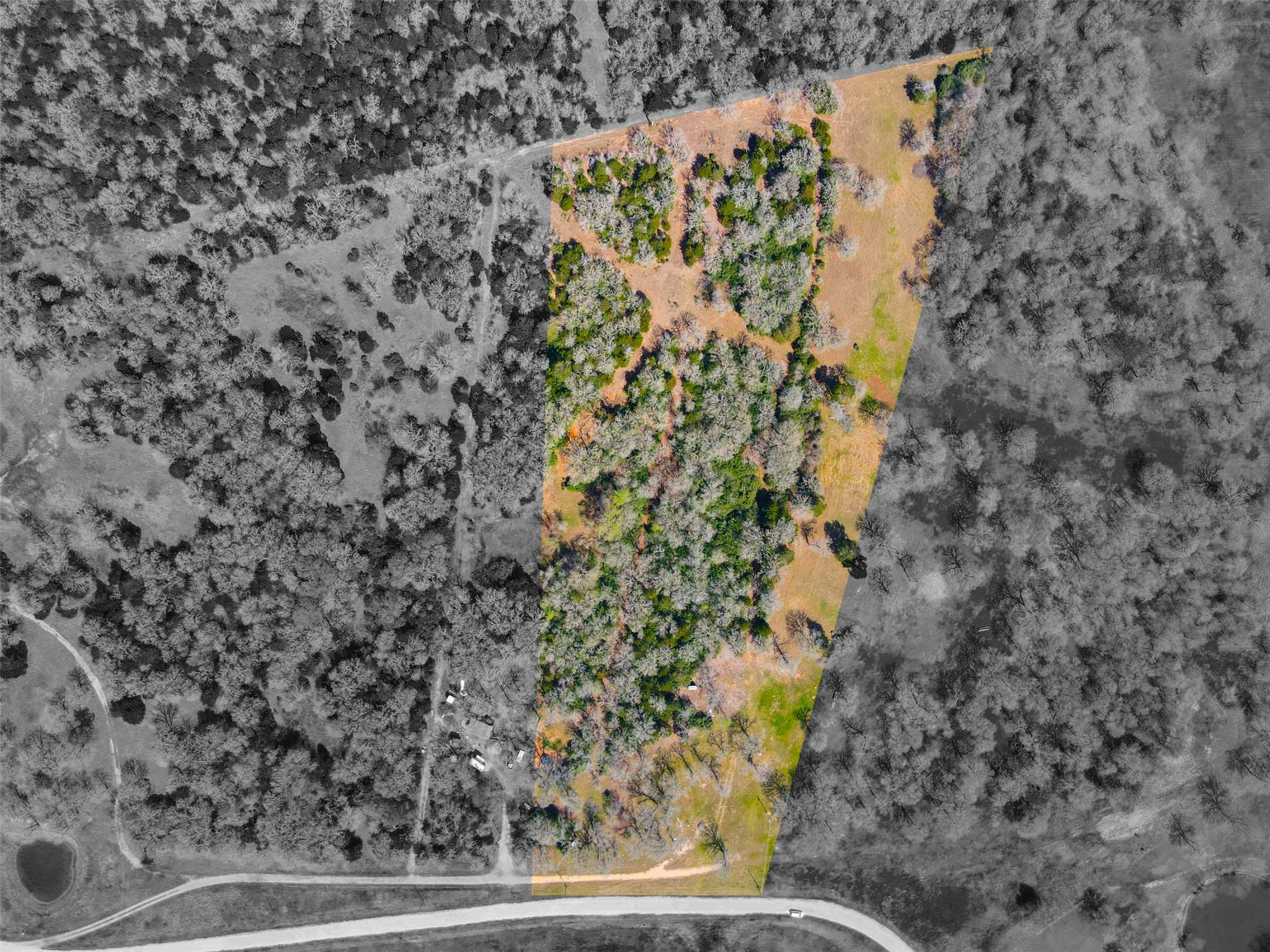 1073 Creekside Ln Property Photo 2