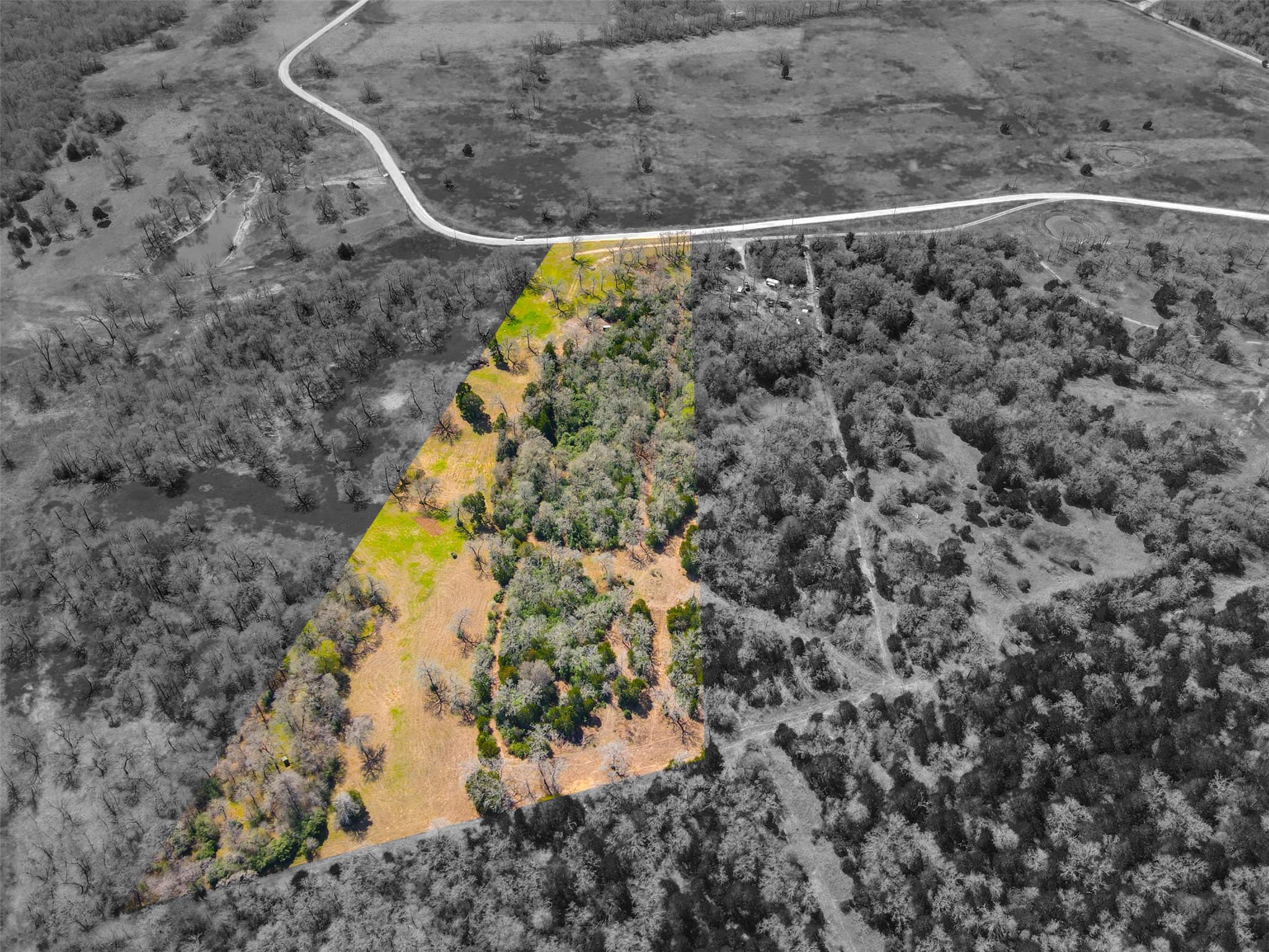 1073 Creekside Ln Property Photo 3